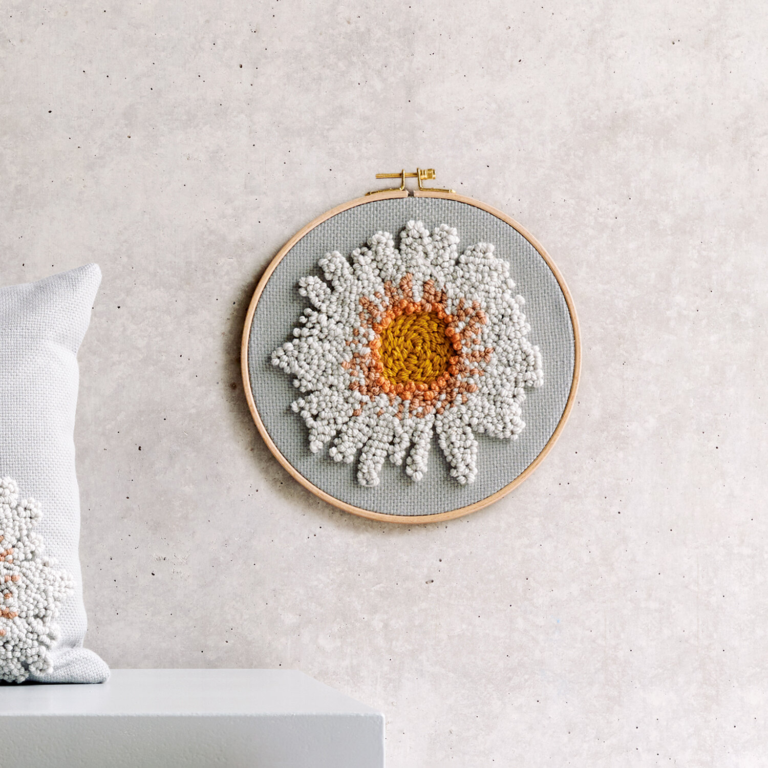 Anleitung Punch Needle Bild mit Gänseblümchen von Rico Design
