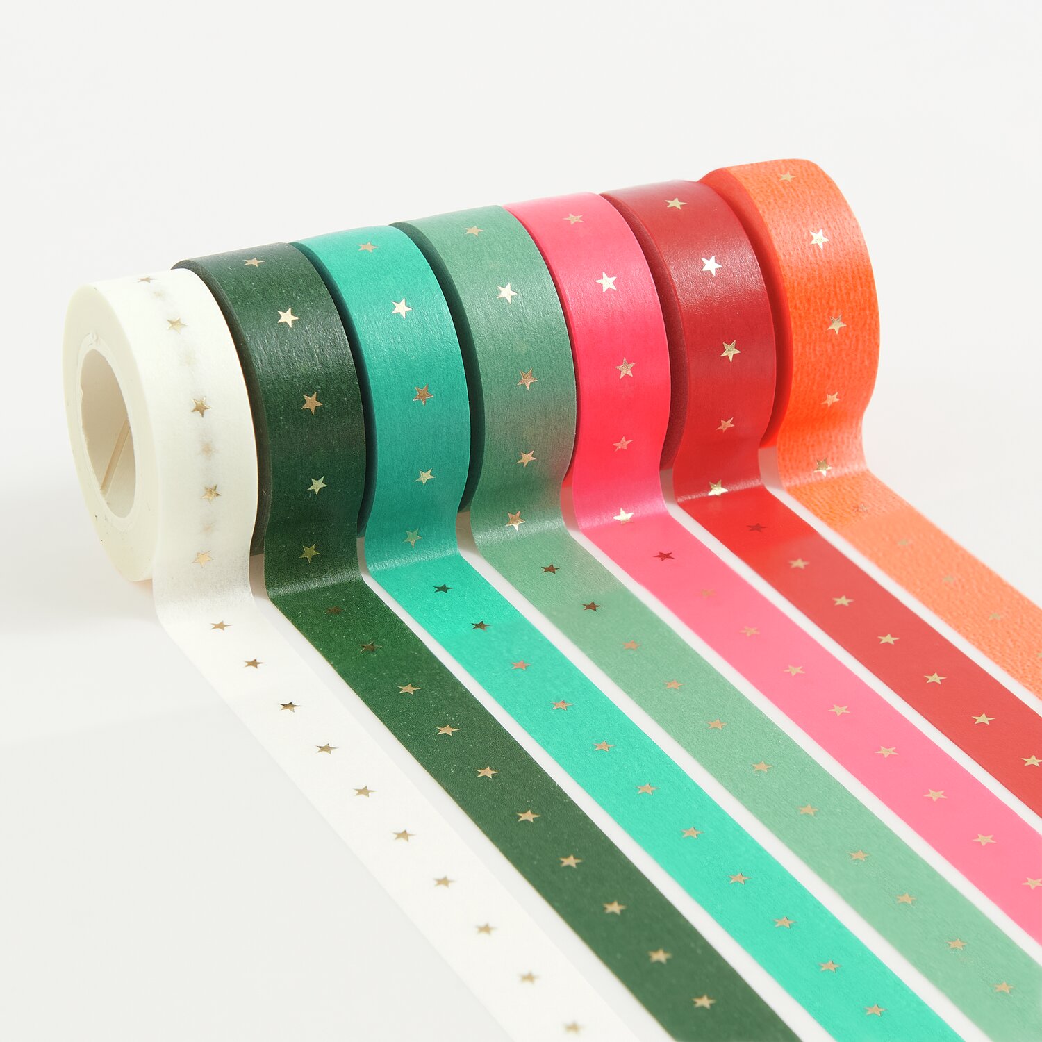 Paper Poetry Tape Set XXL Sterne 7-teilig von Rico Design Paper Poetry Tape Set XXL Sterne, 7-teilig, zeigt bunte Klebebänder mit goldenen Sternen. Ideal für kreative Bastelprojekte.