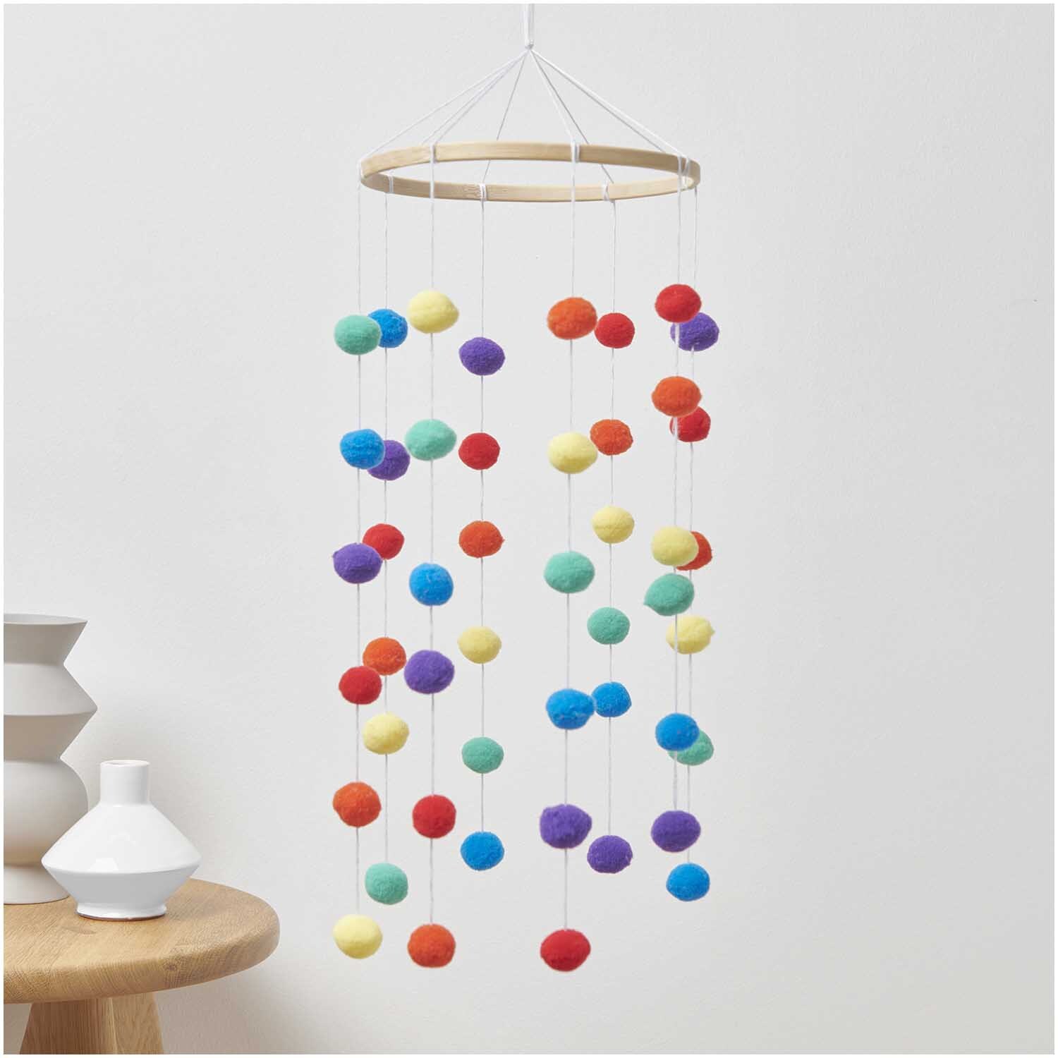 Bastelset Pompon Mobile regenbogen Bastelset Pompon Mobile regenbogen