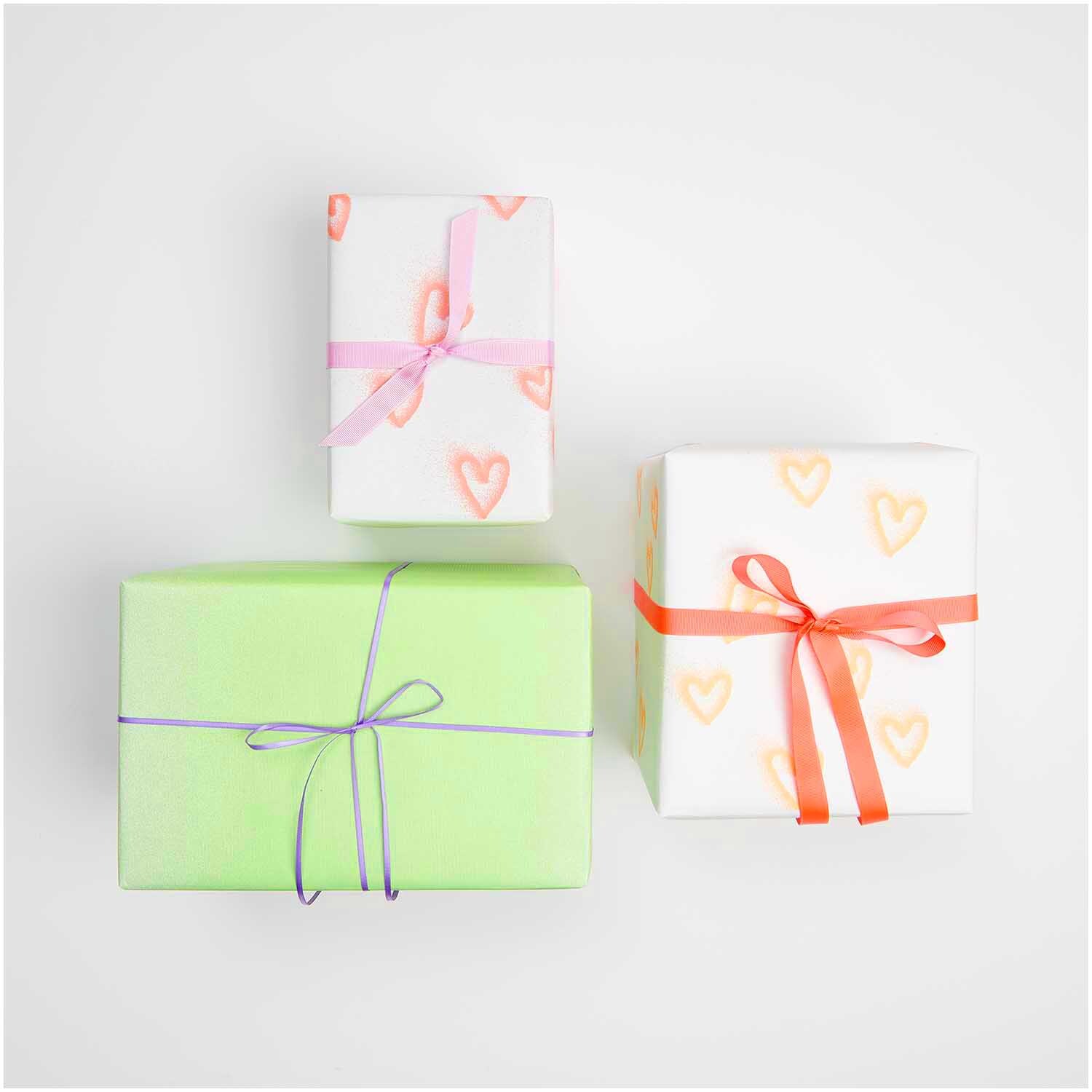 Paper Poetry Geschenkpapier Spray Farbverlauf neon grün 200x70cm 70g/m² Paper Poetry Geschenkpapier Spray Farbverlauf neon grün 200x70cm 70g/m²