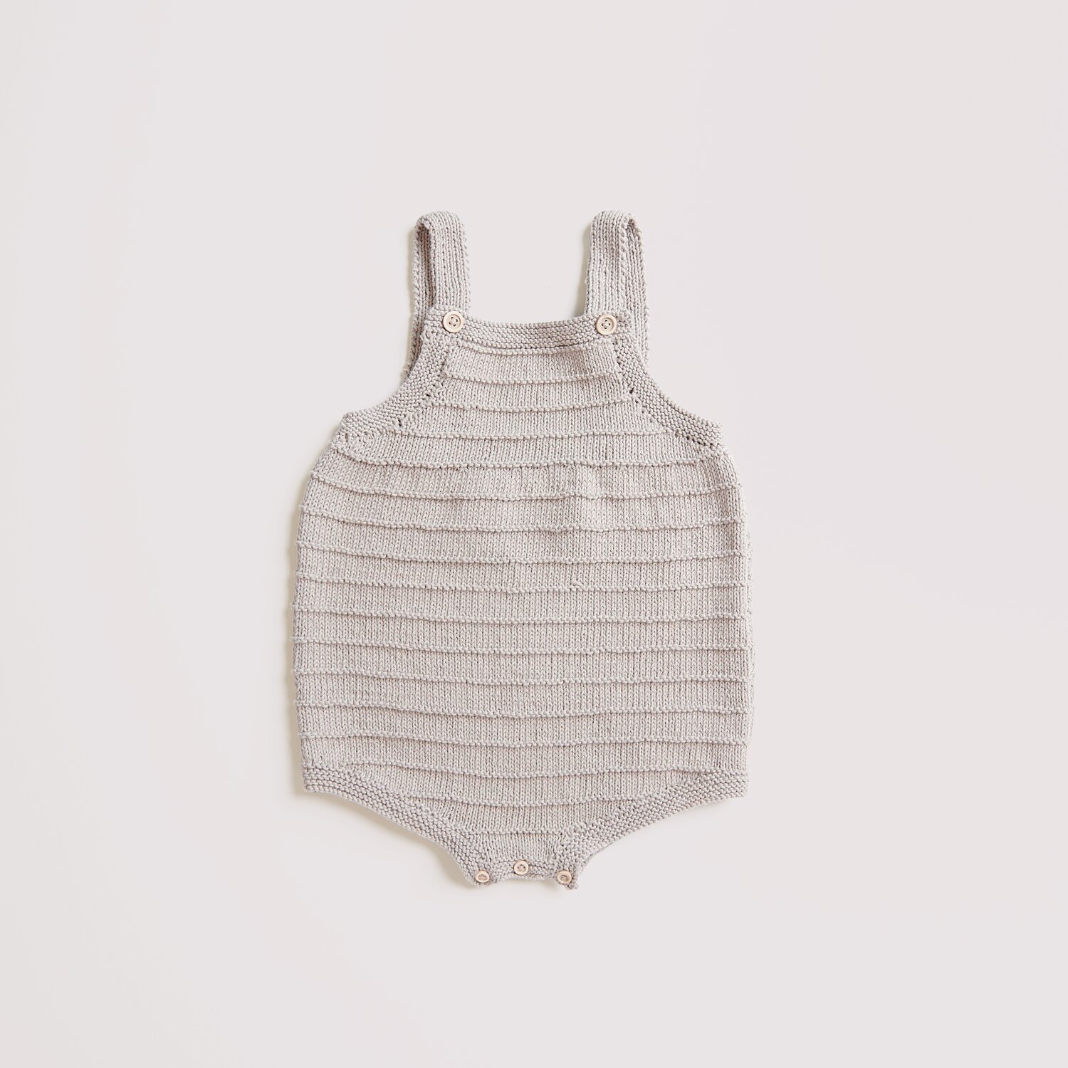 Strickset Strampler Modell 12 aus Baby Nr. 39 Uni von Rico Design Strickset Strampler Modell 12 aus Baby Nr. 39 Uni, grau, aus Baby Organic Cotton, von Rico Design. Ideal für zarte Babyhaut.