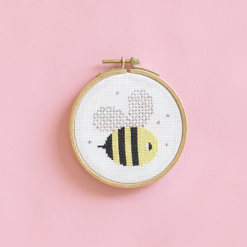 Bienen Stickdeko
