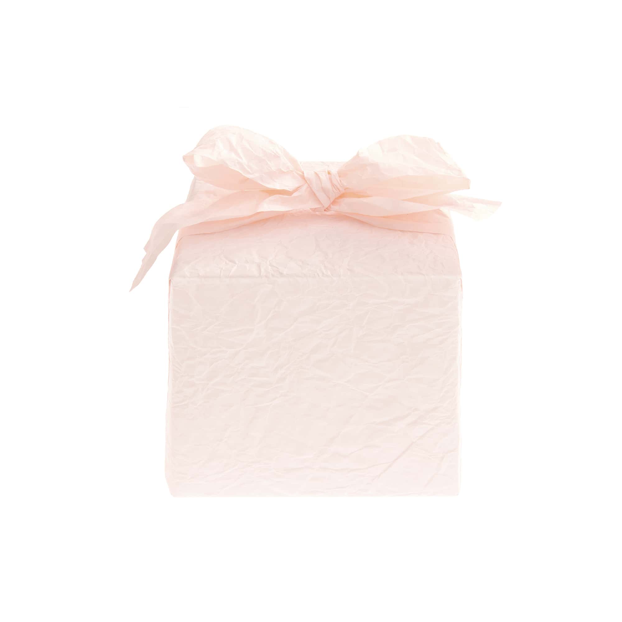 Verpacktes Geschenk in rosa Geschenkpapier mit Schleife
