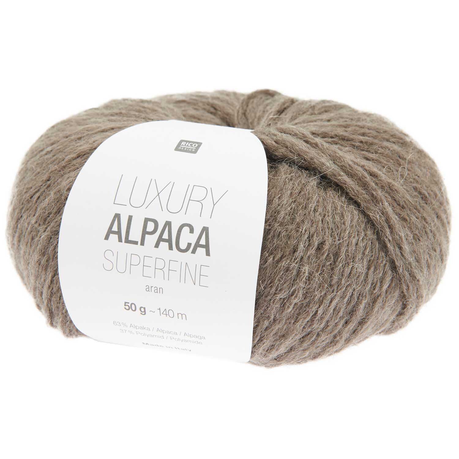 Rico Luxury Alpaca Superfine aran Wolle in Taupe, 50g Knäuel, 140m Lauflänge, ideal für Strickprojekte.