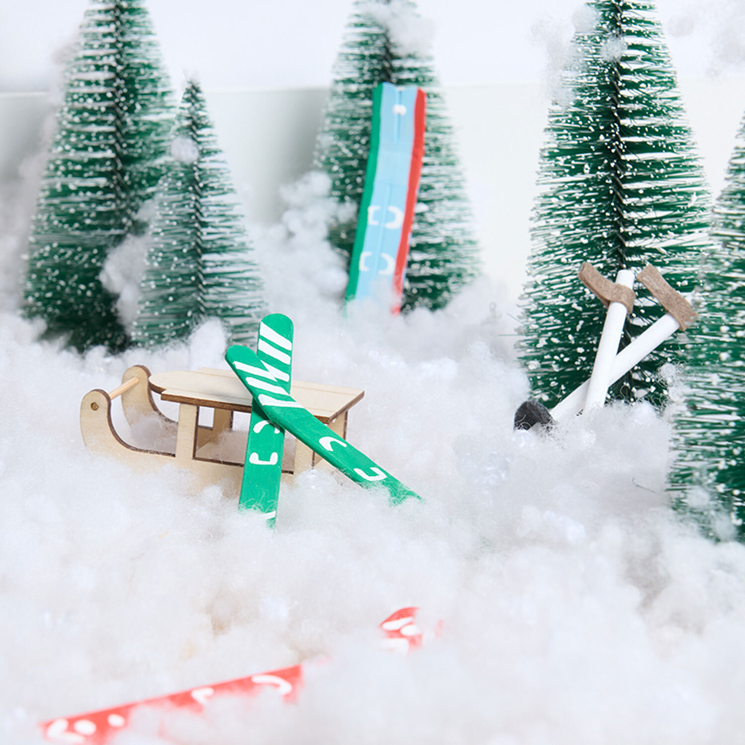 Bastelanleitung Ski und Snowboard für Wichtel von Rico Design