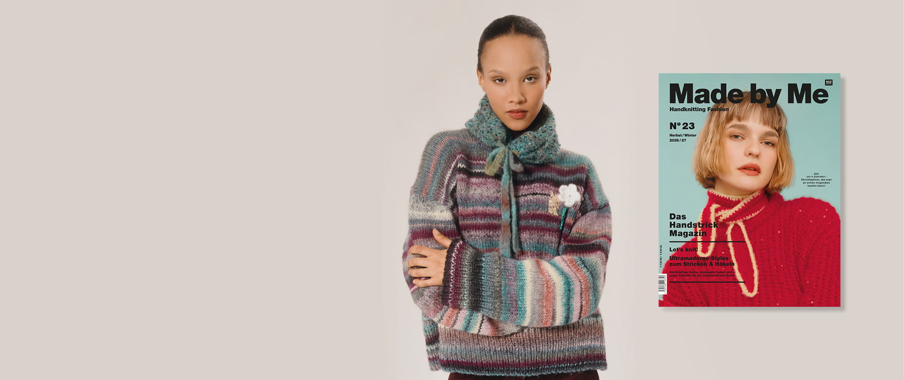 Gestreifter Rollkragenpullover in Grau-, Rosa-, Türkis- und Lilatönen mit passendem Schal in Grün- und Blautönen. Daneben ein Cover des Handstrick-Magazins Made by Me No. 23. 