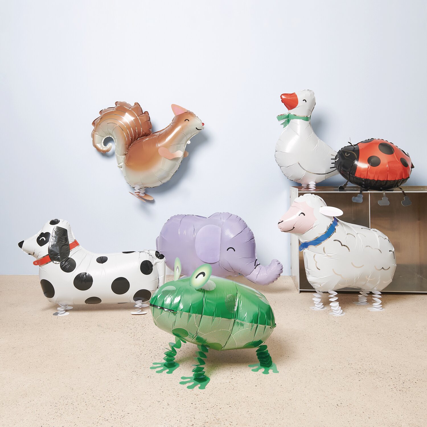 Folienballon Airwalker Eichhörnchen 63x50x19cm von Rico Design