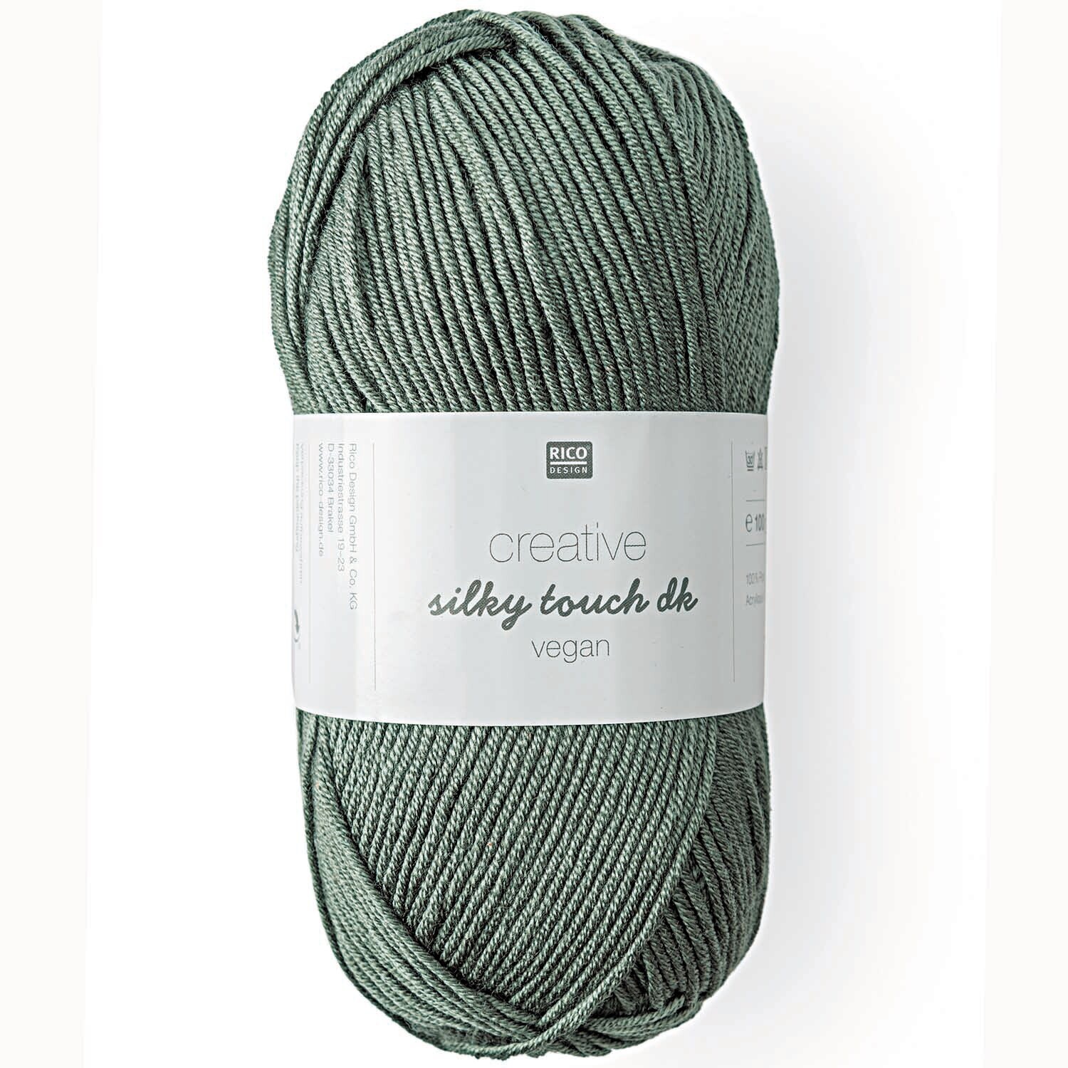 Creative Silky Touch dk: Olivgraues Garnknäuel von Rico Design, 100g, 220m, ideal für vegane Strickprojekte.