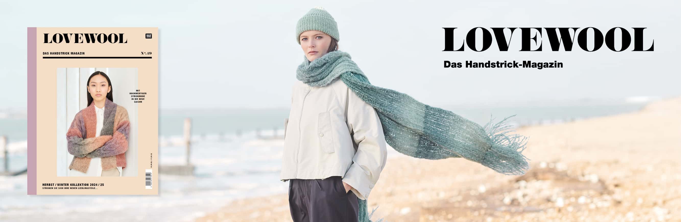 Frau trägt gestrickten Schal Modell 38 und Mütze Modell 02 aus Lovewool No. 19 an einer Strandlandschaft. Daneben ein Cover des Handstrick Magazins Lovewool No. 19 und Logo