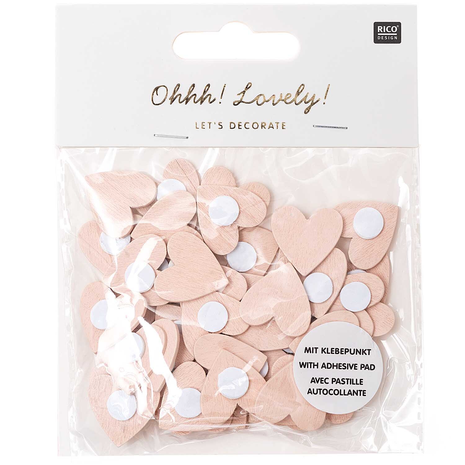 Holzsticker Herz 48 Stück: Puderfarbene Herzsticker von Rico Design in einer transparenten Verpackung.