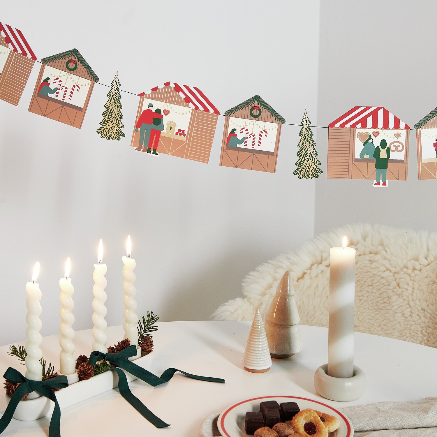 Paper Poetry Genähte Girlande Weihnachtsmarkt 2,3m von Rico Design Paper Poetry Genähte Girlande Weihnachtsmarkt 2,3m von Rico Design