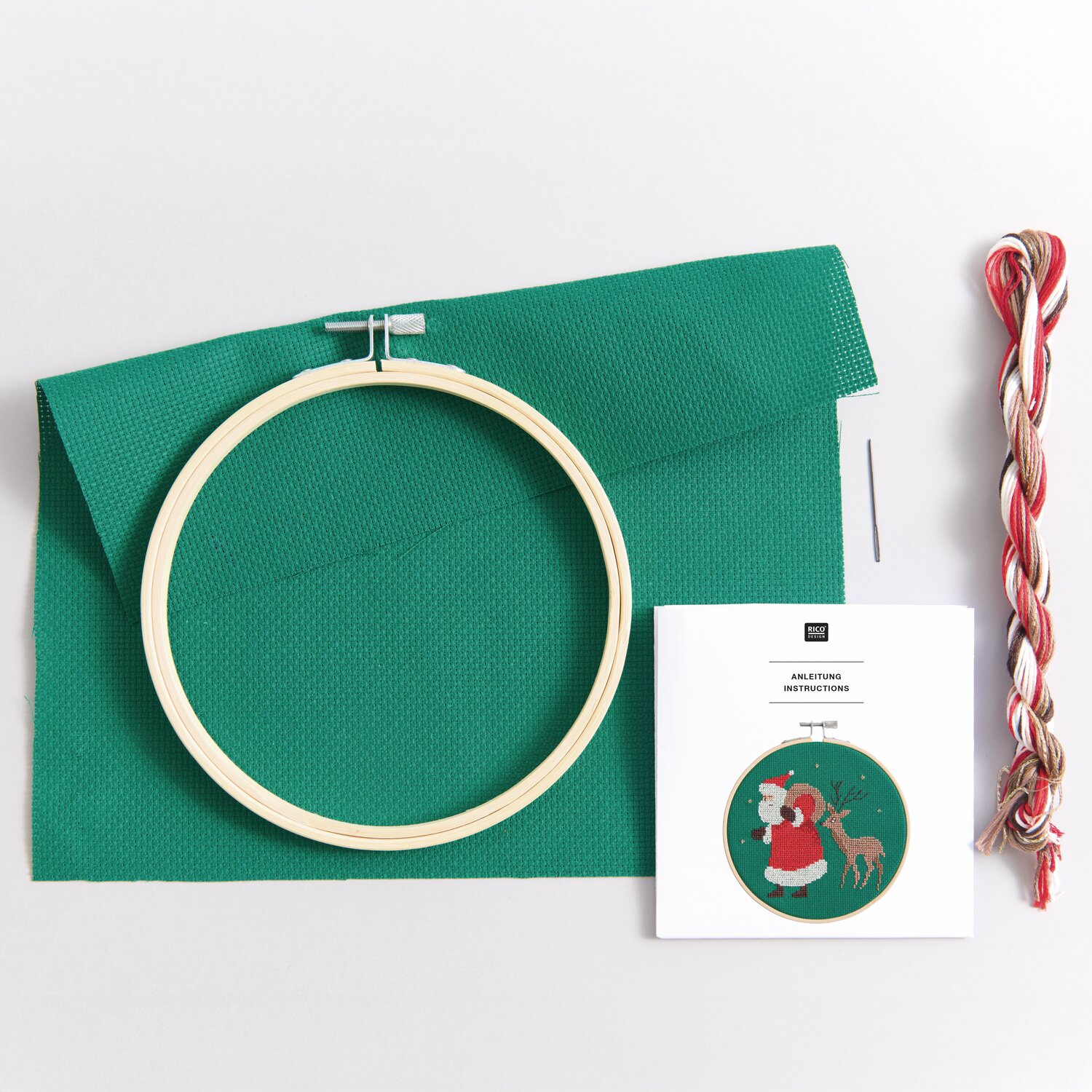 Stickpackung Santa und Reh Ø15cm von Rico Design Stickpackung Santa und Reh Ø15cm von Rico Design