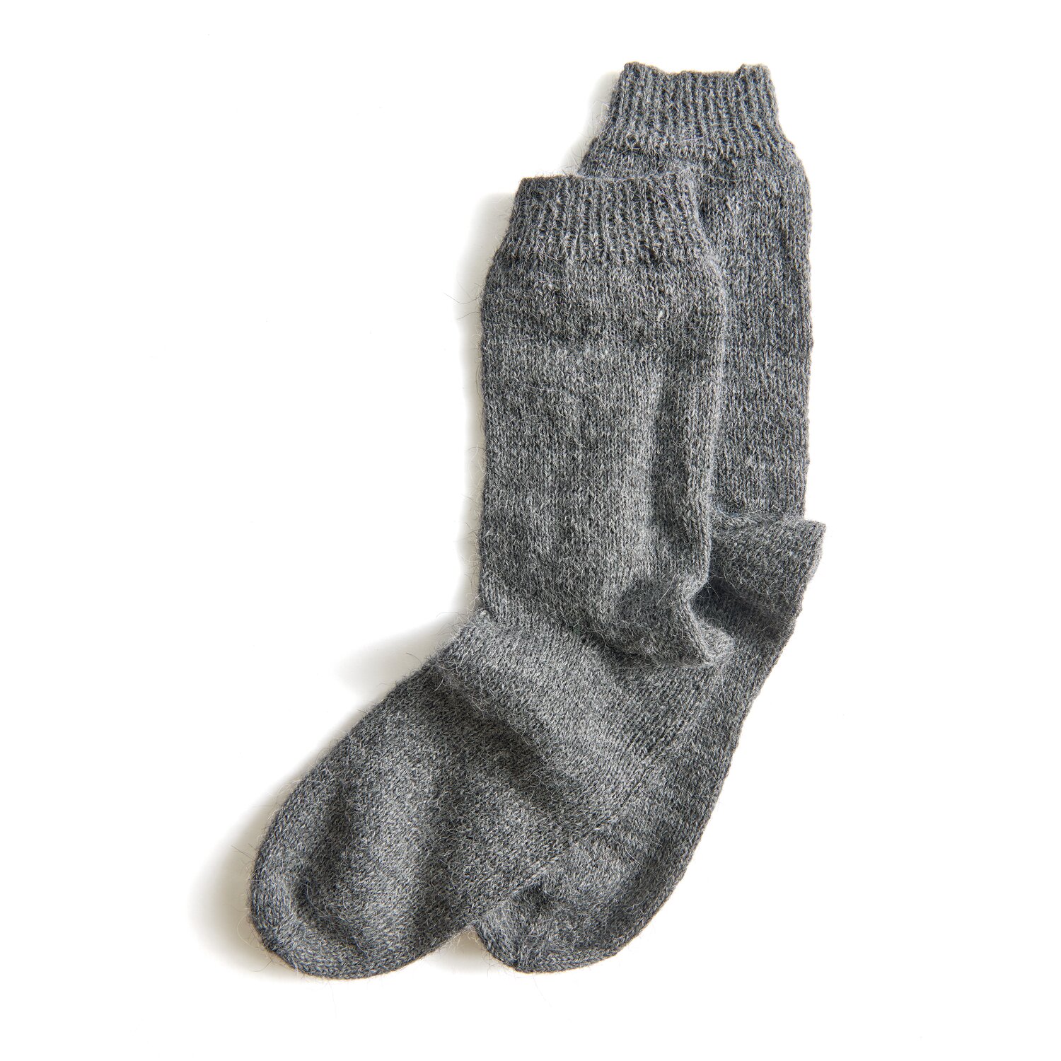 Made by Me Men No. 3, luxuriöse graue Socken aus Merino Supercash dk, 50g 160m, von Rico Design.
