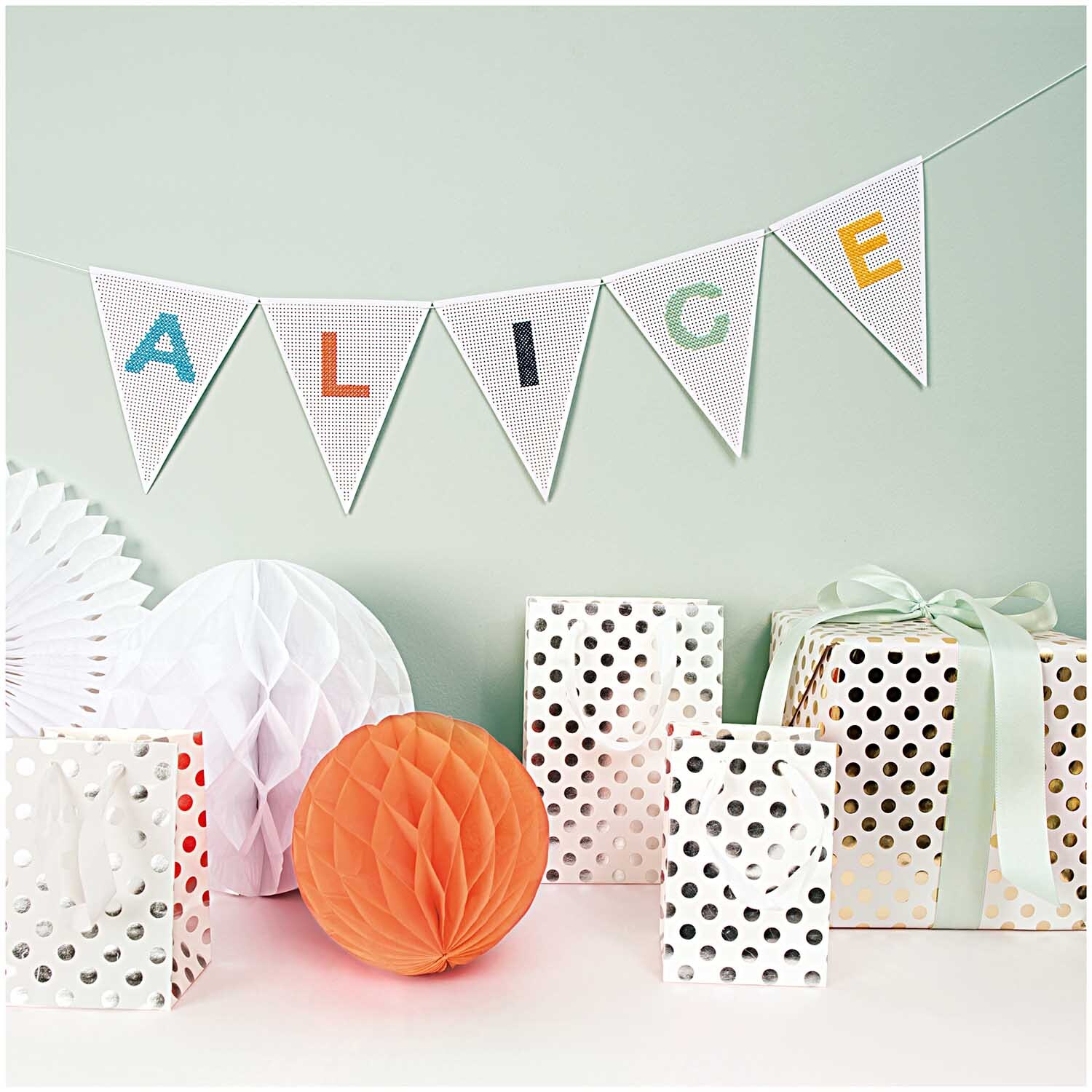 Wabenpapier Bälle mehrfarbig 3 Stück Wabenpapier Bälle mehrfarbig 3 Stück