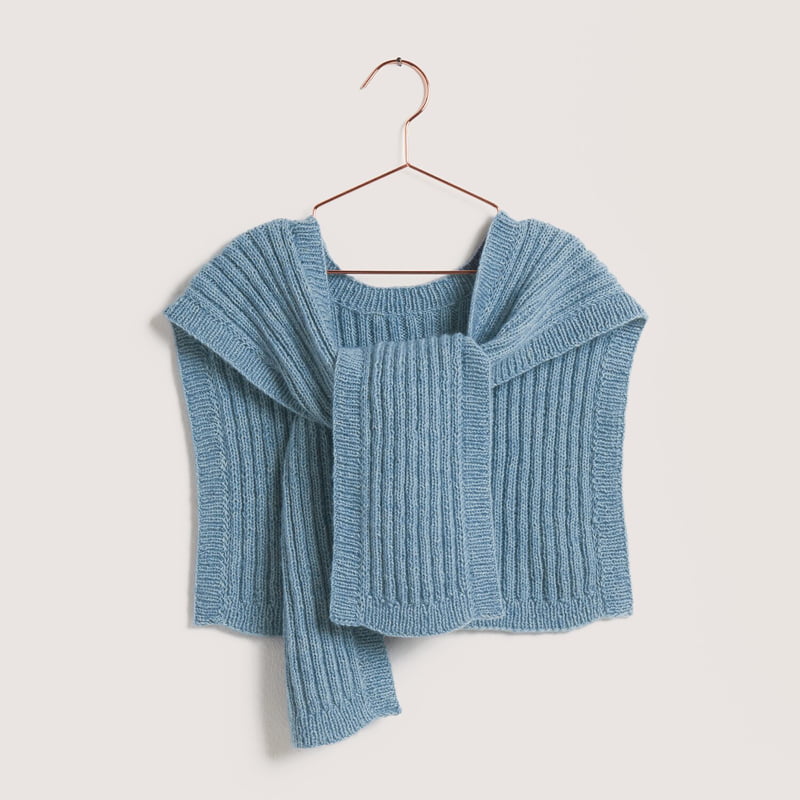Gestricktes Tuch in Taubenblau: Modell 14 aus dem Heft Made by Me No. 22