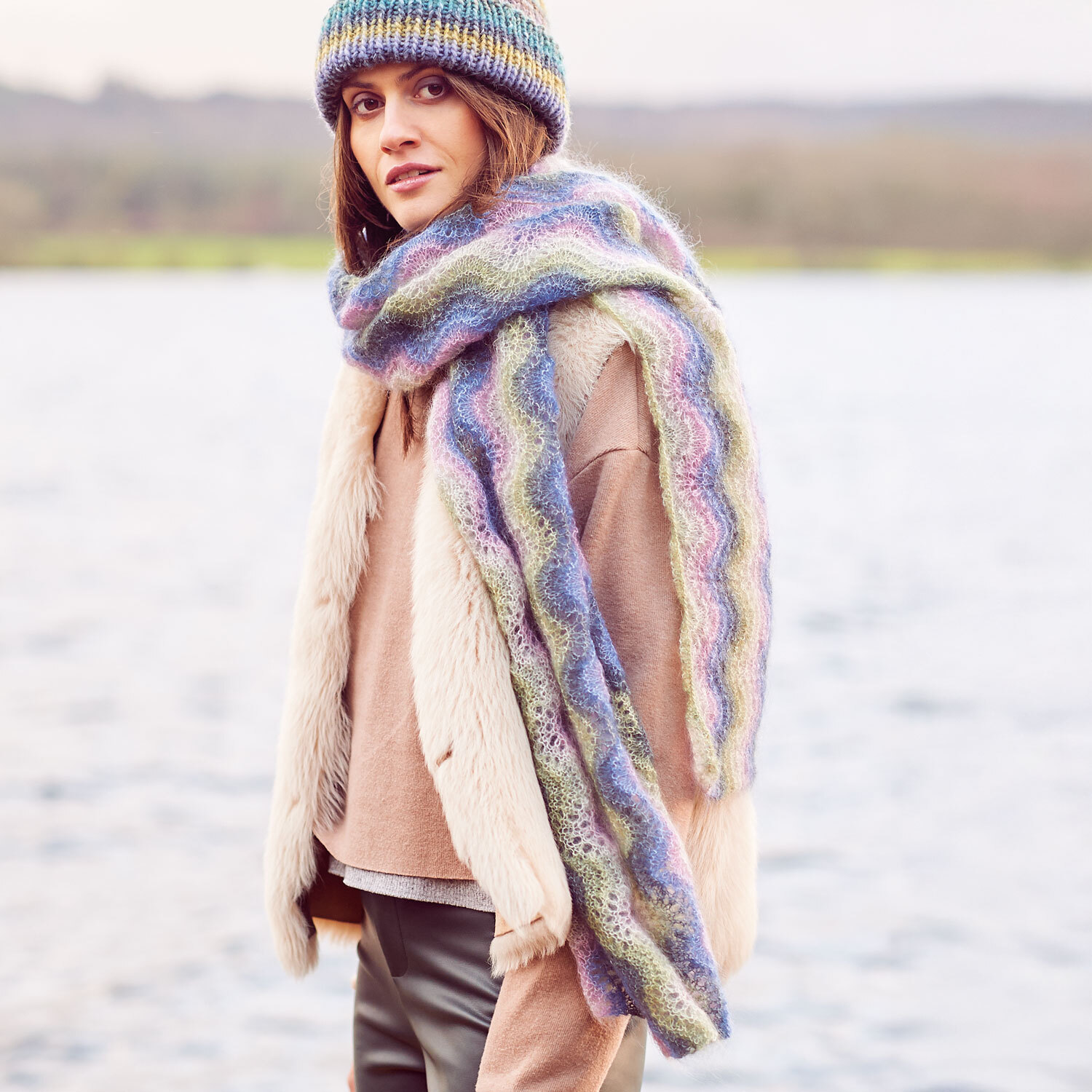 Strickanleitung Schal aus Essentials Super Kid Mohair Loves Silk Print
