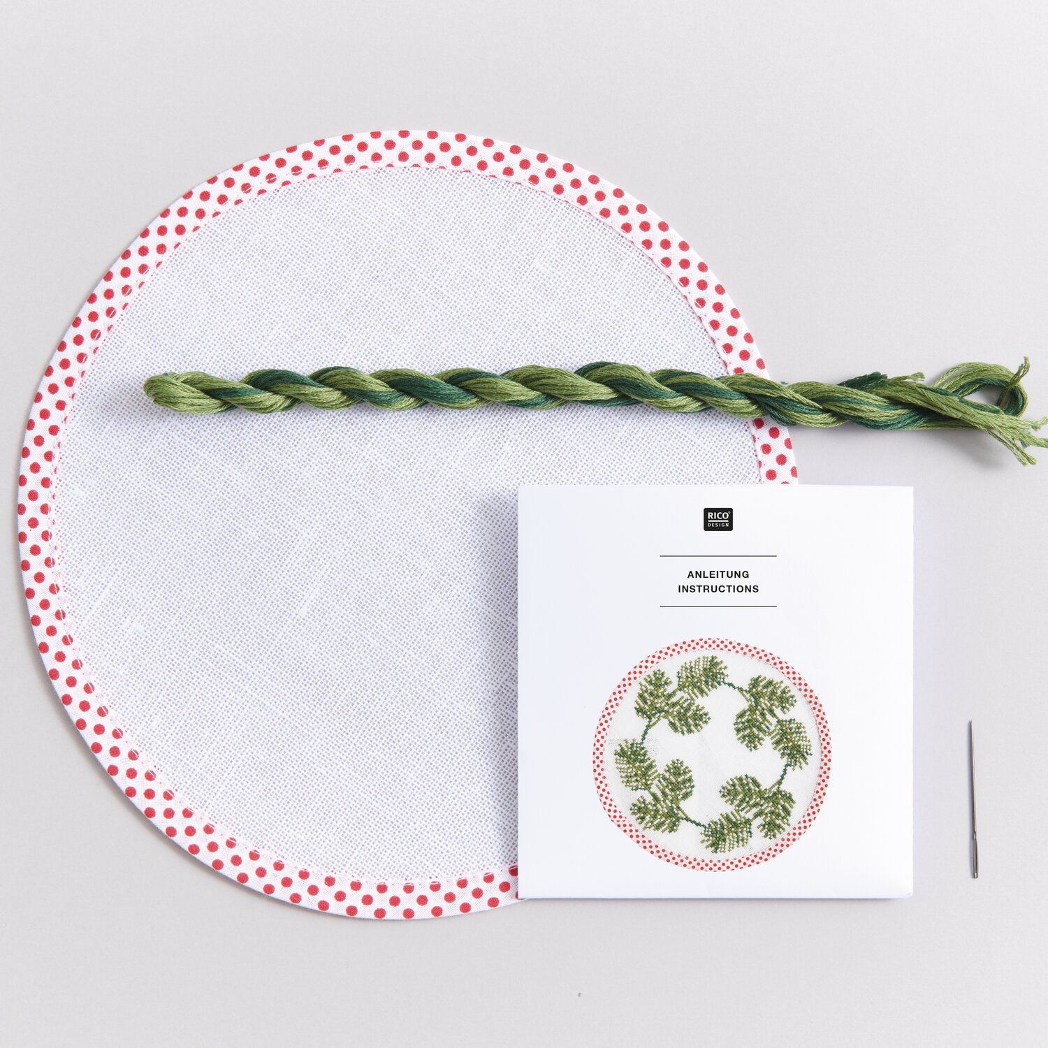 Stickpackung Untersetzer rund Tannenzweige Ø20cm von Rico Design