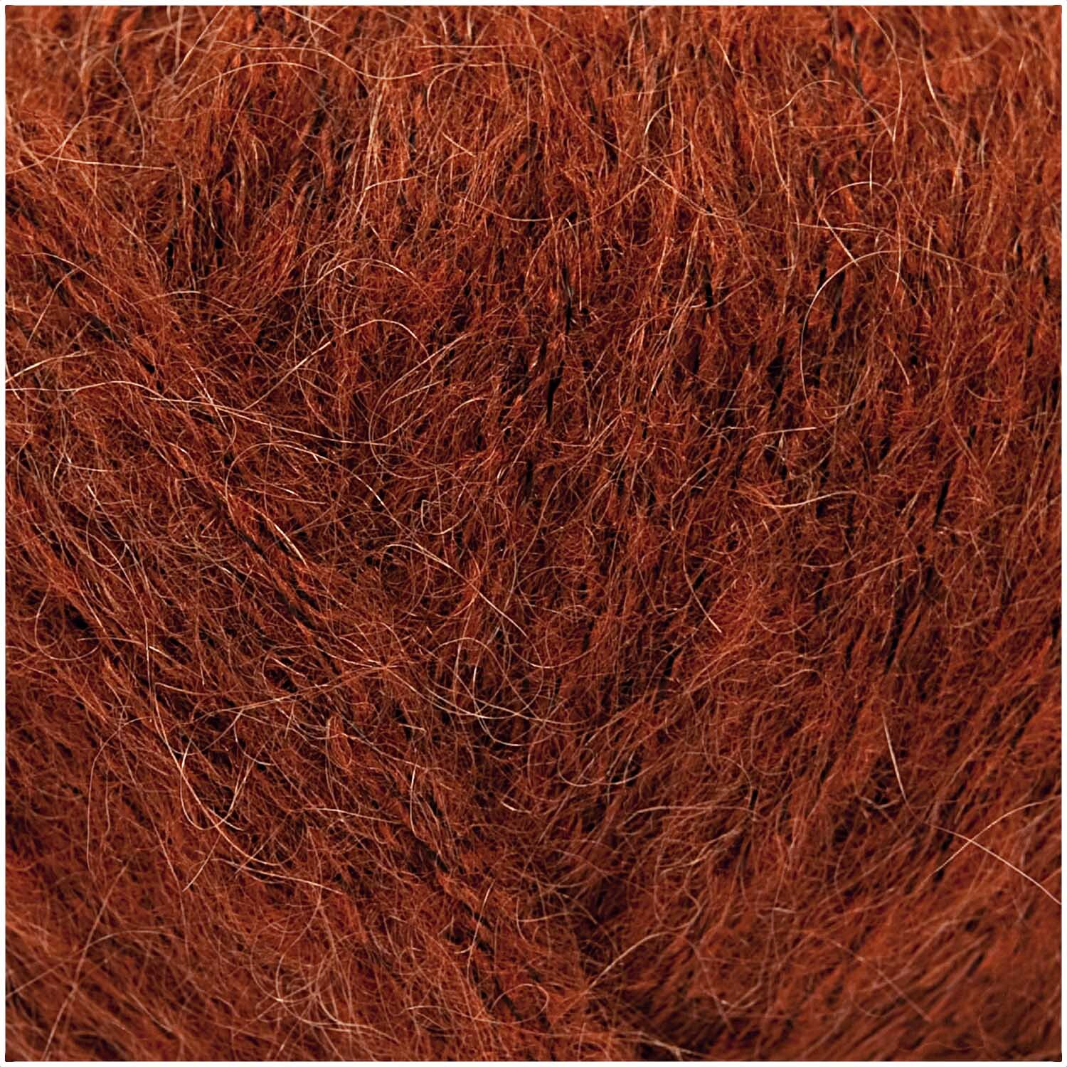 Fashion Big Mohair super chunky in rehbraun von Rico Design, Nahaufnahme der weichen, dicken Fasern. Ideal für warme Strickprojekte.
