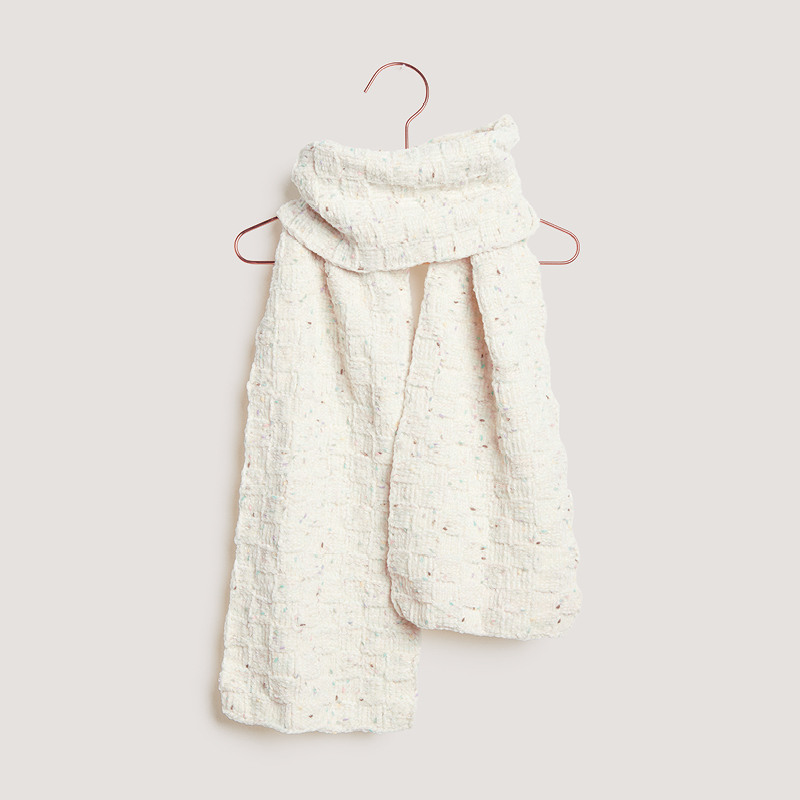 Gestrickter Schal in Creme