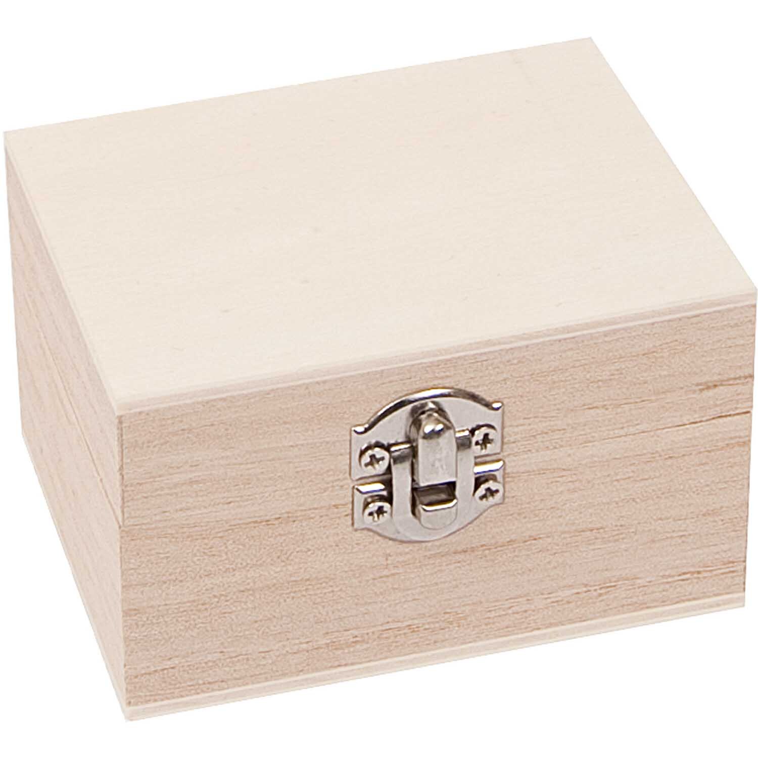 Schatulle rechteckig aus hellem Holz mit Metallverschluss, ideal für Aufbewahrung, von Rico Design.