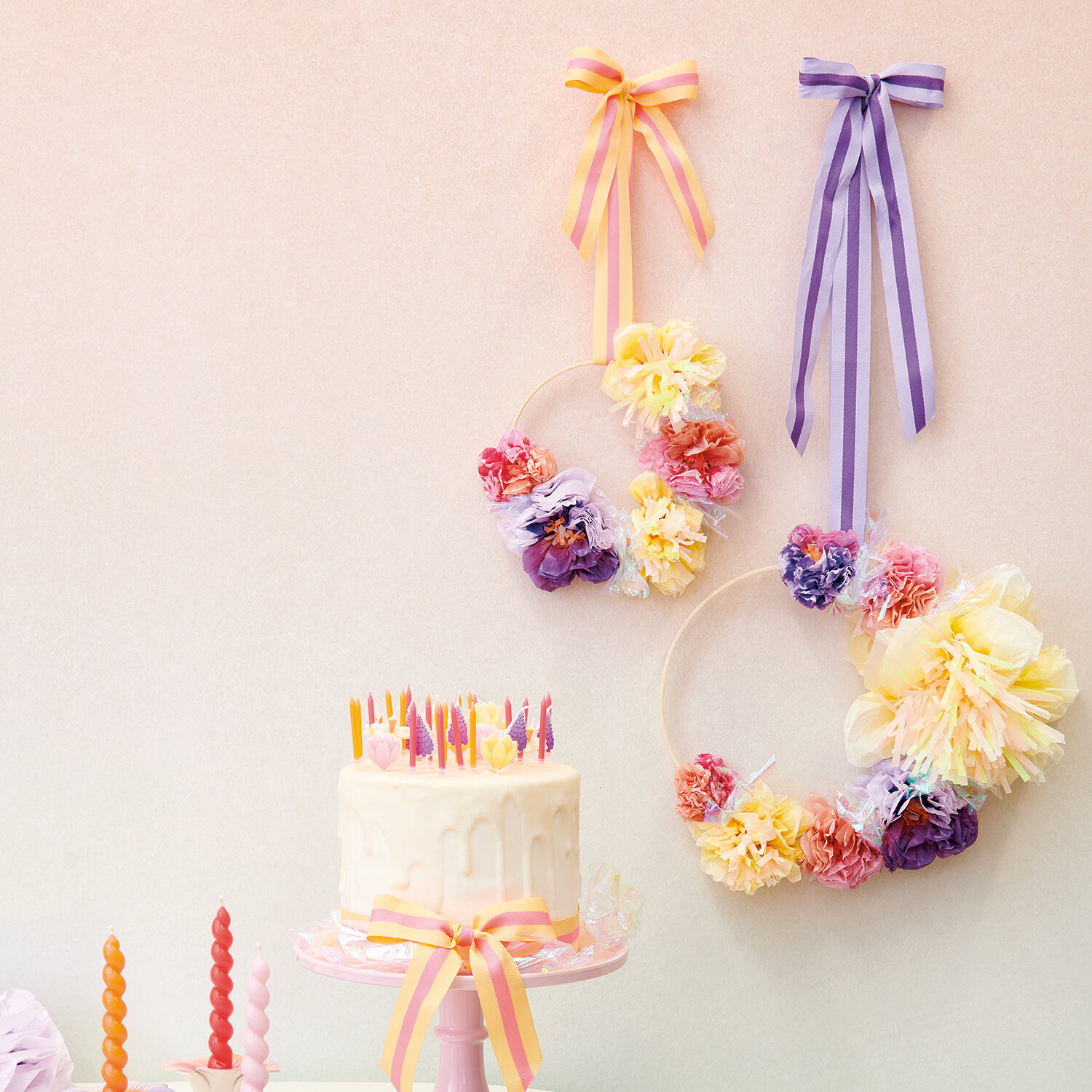 Bastelanleitung Dekoring mit Seidenpapierblumen von idee. Creativmarkt 