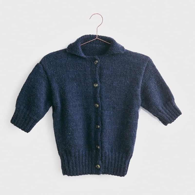 Gestrickte Jacke in Marine: Modell 14 aus dem Heft Luxury Knits Premium Natural Fibres