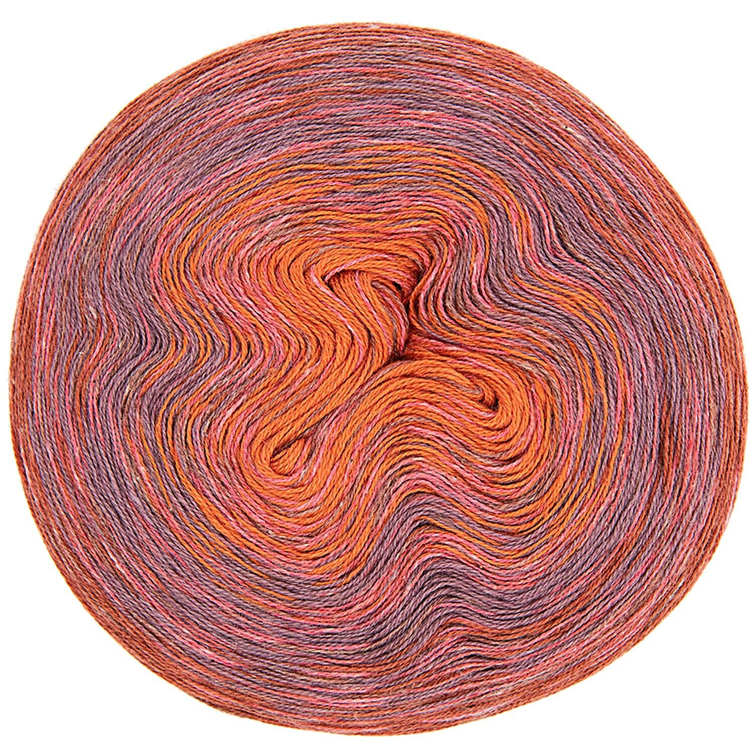 Creative Cotton Dégradé Print 200g 800m Farbe Rot-Orange von Rico Design Creative Cotton Dégradé Print: Ein großer Wollknäuel in Rot-Orange von Rico Design, ideal für Strickprojekte.
