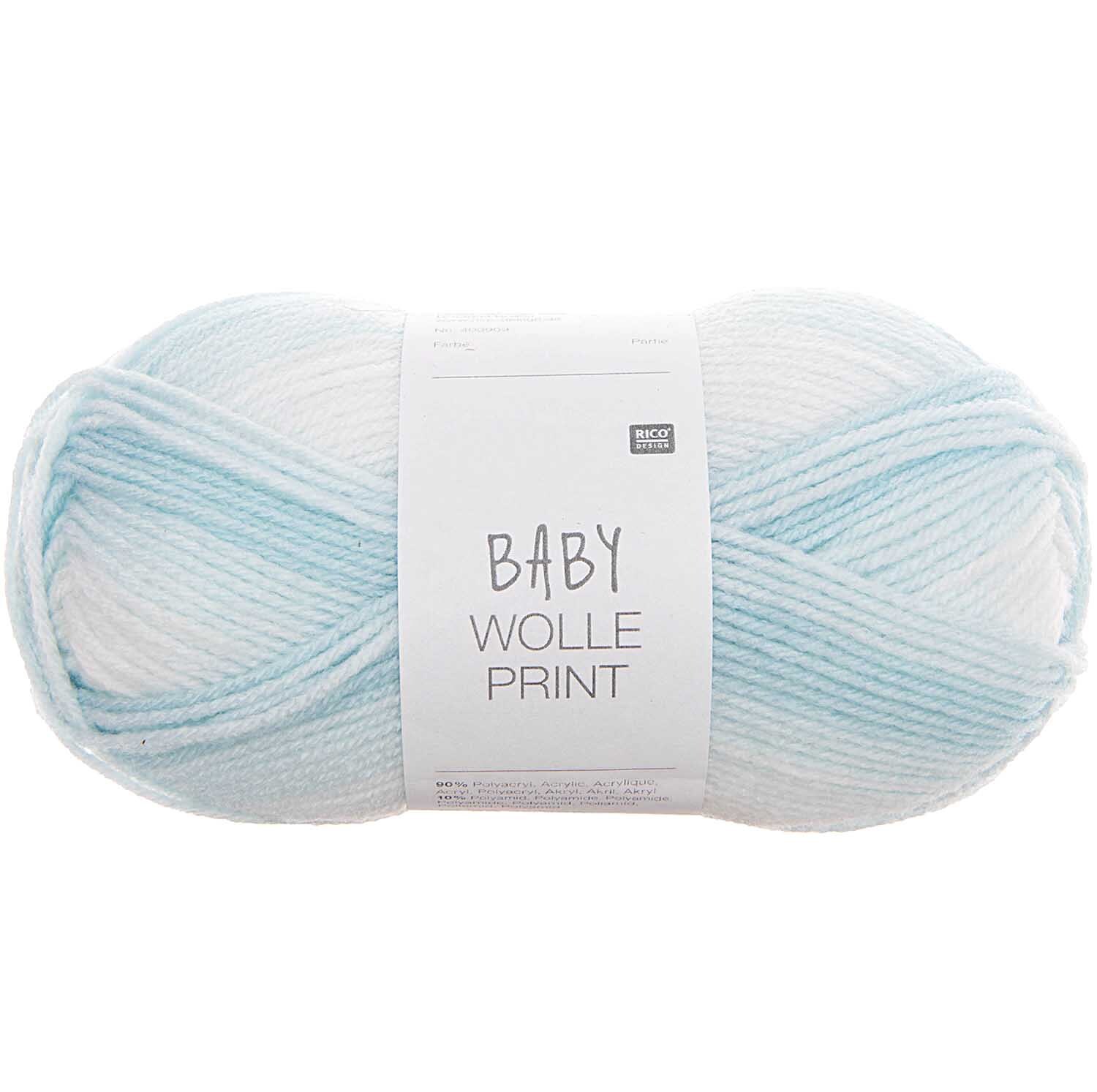 Babywolle Print von Rico Design in Blau Mix, 50g Knäuel, ideal für weiche Strickprojekte.