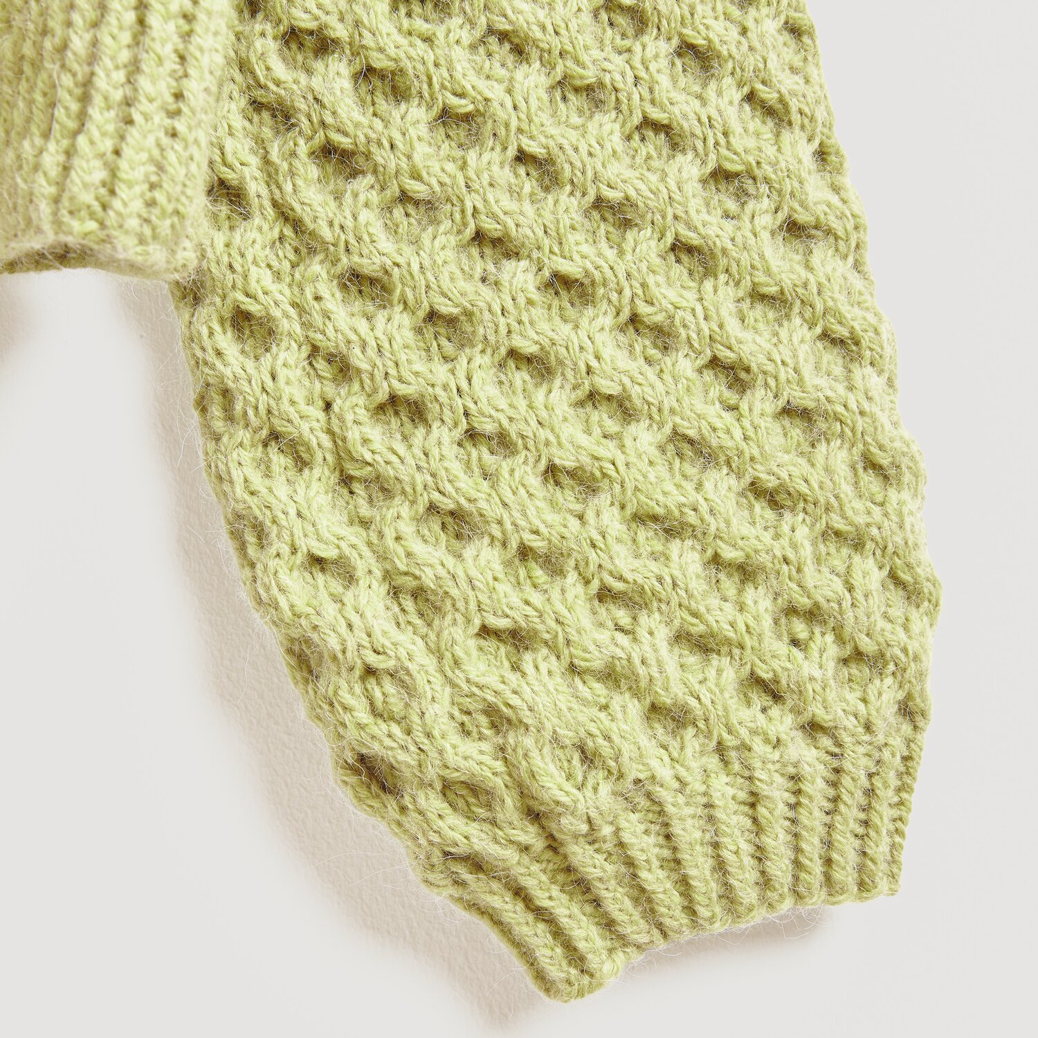 Soft Alpaca 50g 125m Farbe Zitrone von Rico Design Soft Alpaca: Strickmuster in Zitrone, aus hochwertiger Wolle, ideal für Herbstmode.