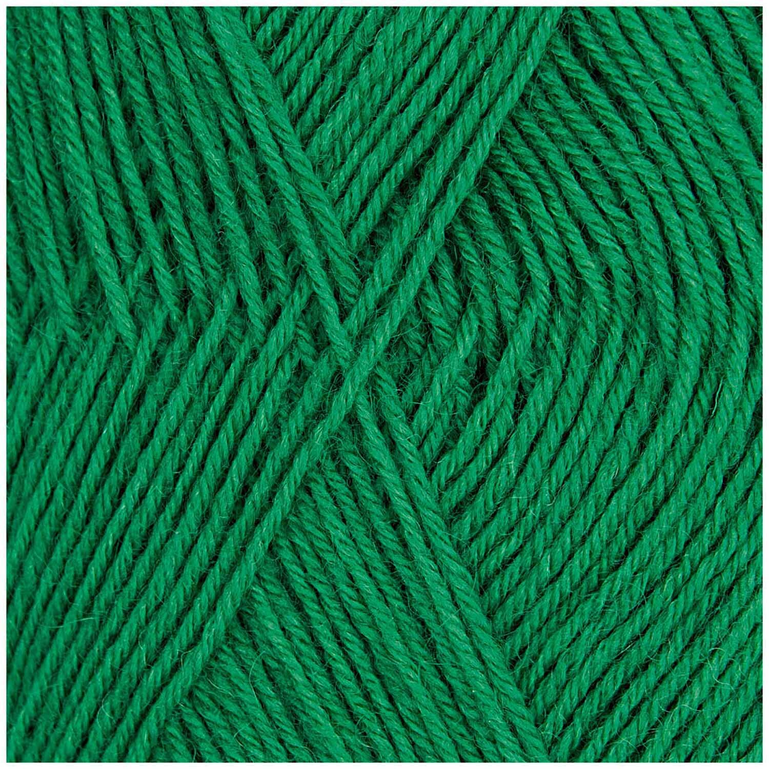 Superba Premium 4fädig Garn in kräftigem Grün, 100g 380m, von Rico Design, Nahaufnahme der Textur.