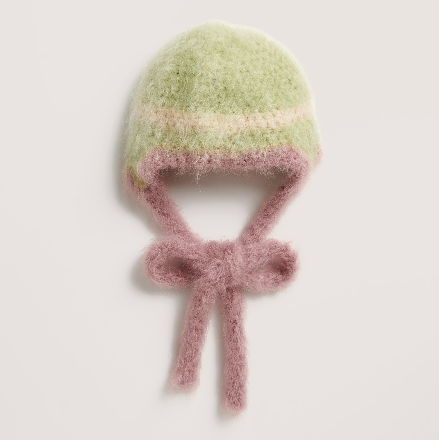 Made by Me No. 21 Herbst-Winter Sprachauswahl deutsch von Rico Design Made by Me No. 21 Herbst-Winter Mütze aus Mohair Merino Chunky in Natur, Mauve und Pistazie.
