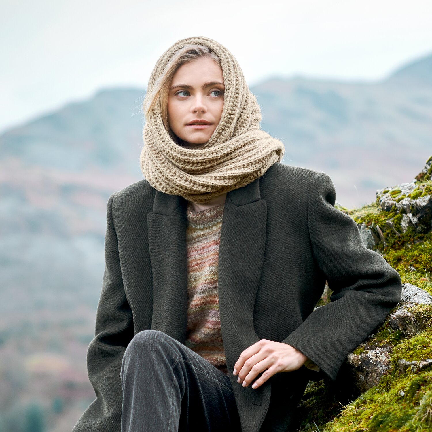 Strickset Kapuzentuch Modell 05 aus Lovewool No. 23 von Rico Design