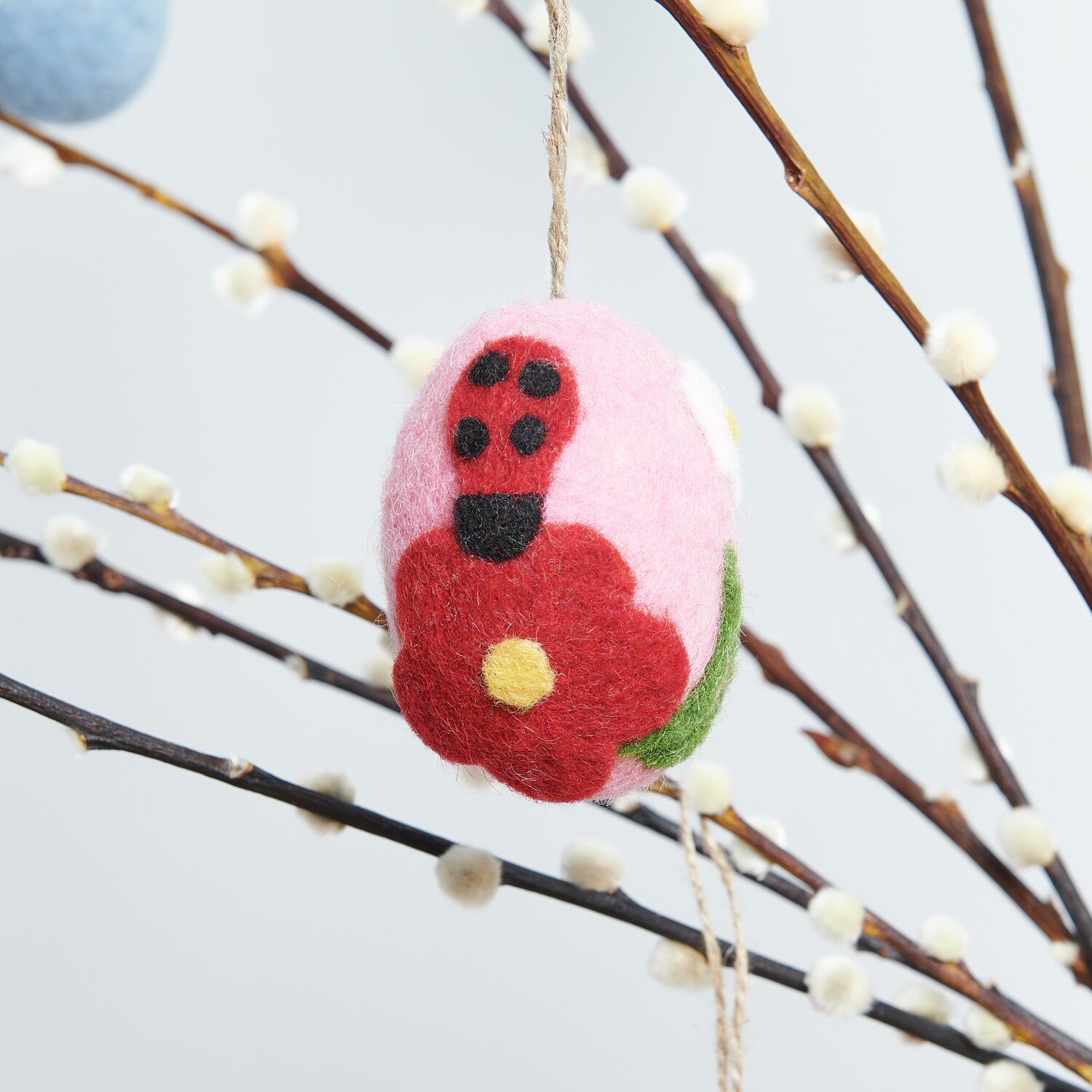 Aufhänger Filz-Ei Marienkäfer 7,8xØ5,8cm von Rico Design