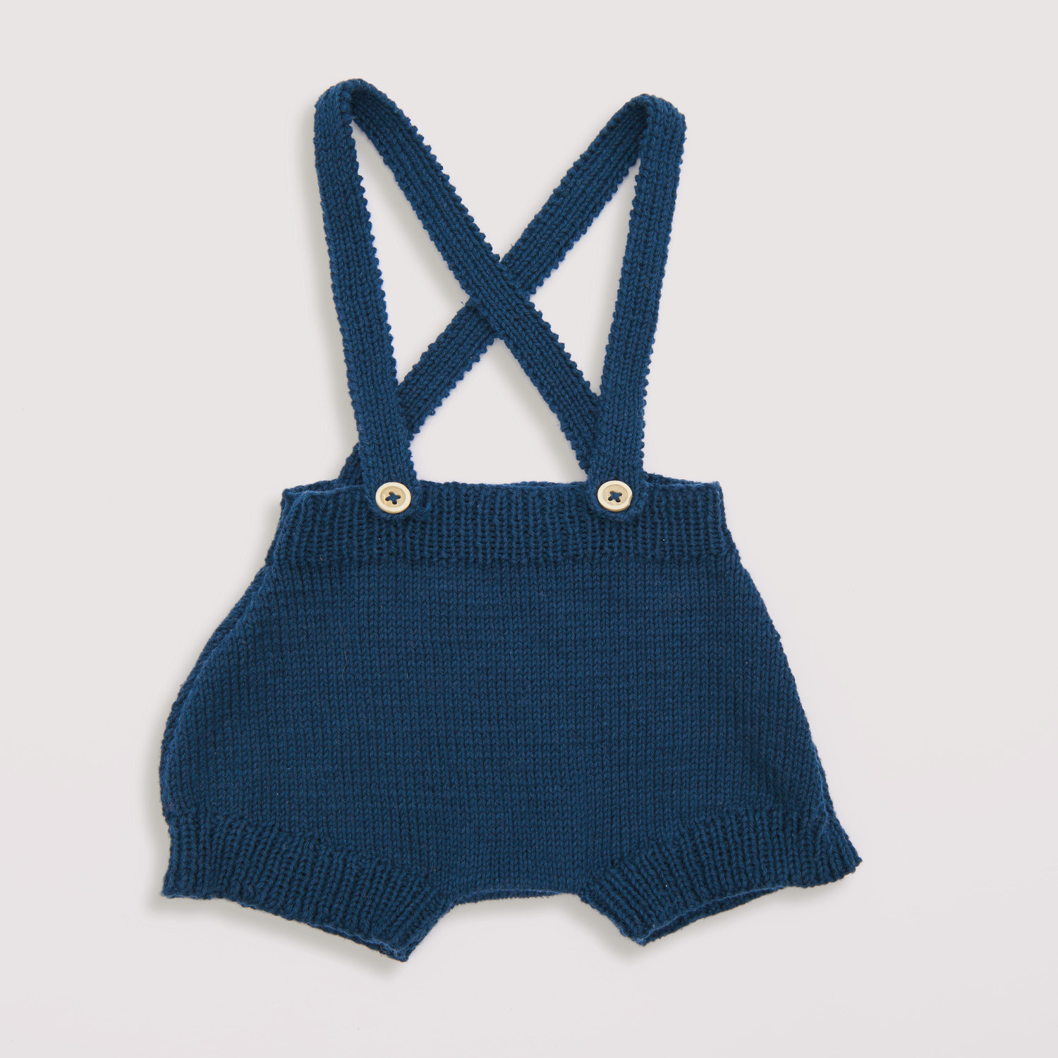 Baby Organic Cotton: Strickhose in Marineblau mit Trägern, aus weicher Bio-Baumwolle, 50g 150m.