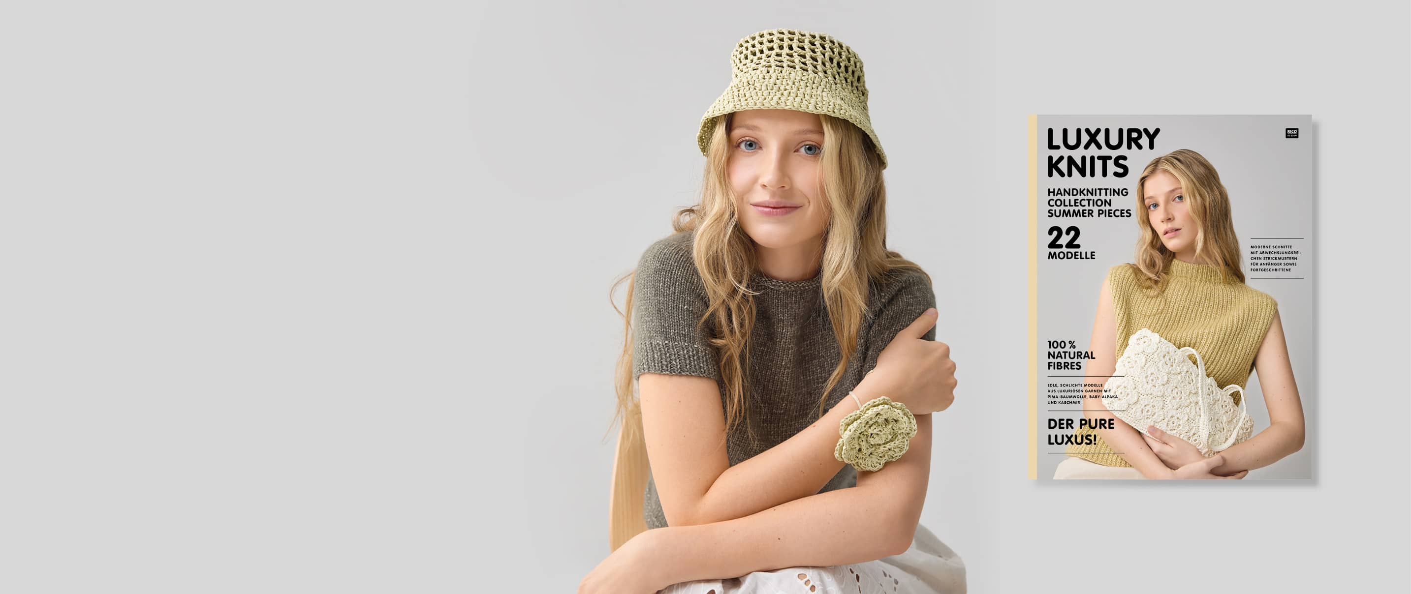 Eine Frau trägt einen gehäkelten Hut, Armschmuck und ein gestricktes Shirt und posiert vor grauem Hintergrund. Daneben ein Cover des Handstrickmagazins Luxury Knits Summer Pieces. 