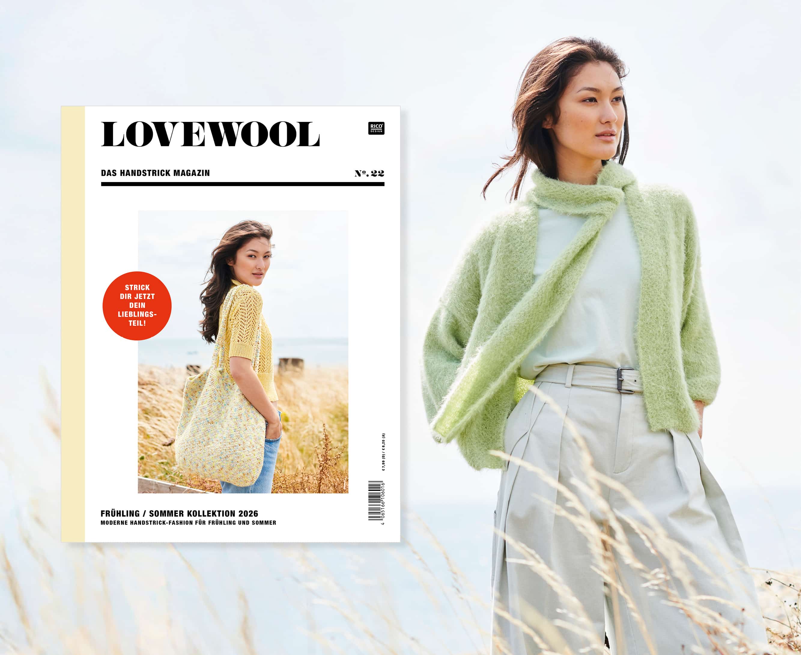 Frau trägt gestrickte Jacke mit Schal aus Lovewool No. 22 in Outdoor-Umgebung. Daneben ein Cover des Handstrick Magazins Lovewool No. 22.