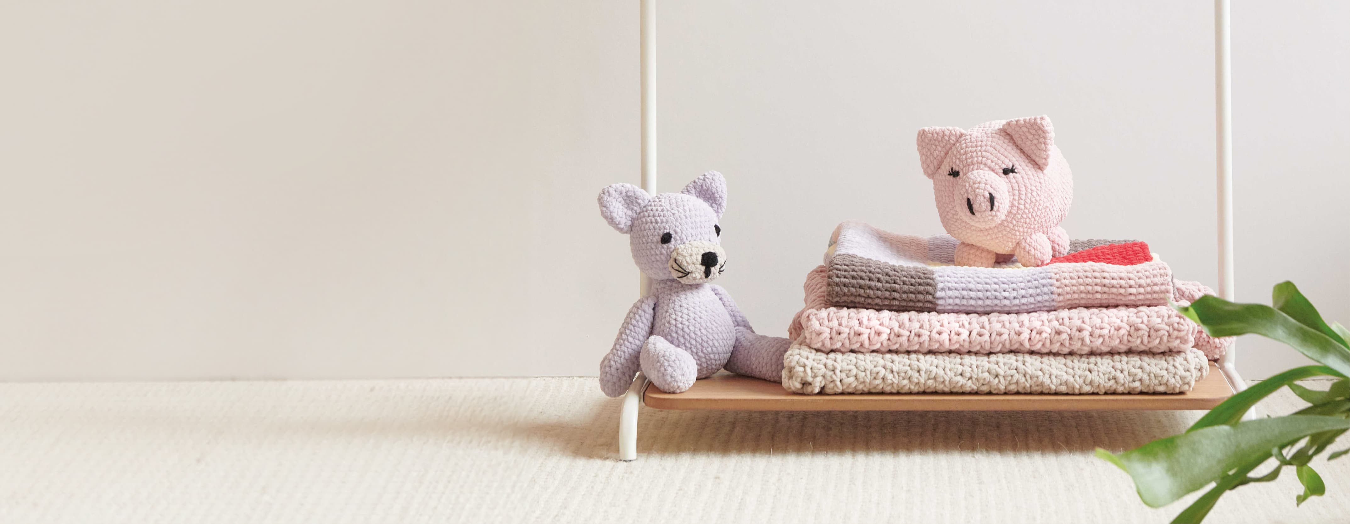 Gestrickte und gehäkelte Baby-Accessoires