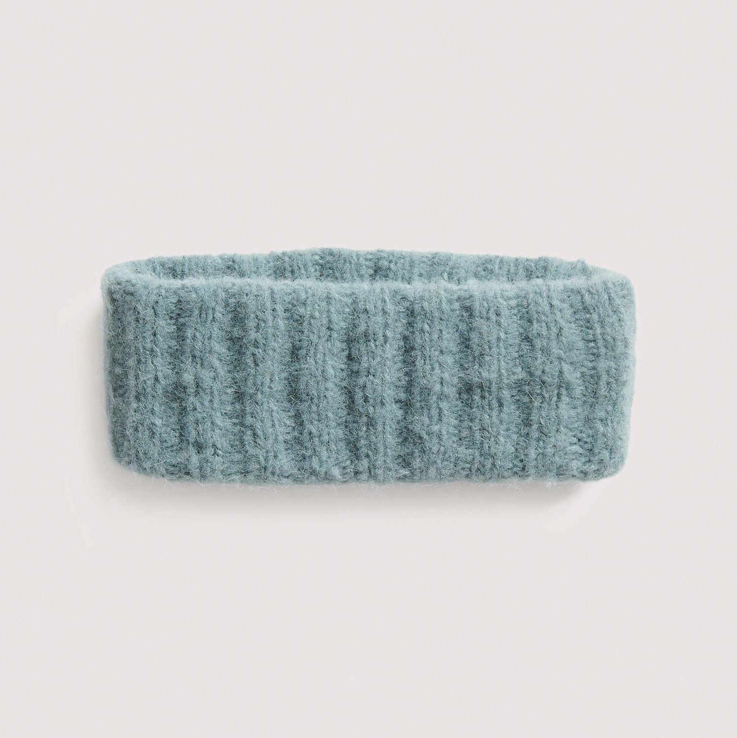 Luxury Knits - Premium Natural Fibres Sprachauswahl deutsch von Rico Design Strickset Stirnband Modell 11 aus Luxury Knits: Weiches, blaues Stirnband aus Premium Natural Fibres, ideal für kalte Tage.
