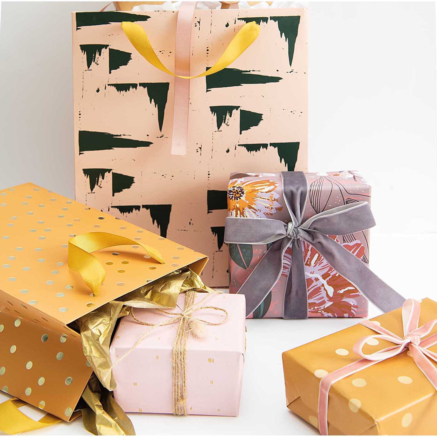 Paper Poetry Geschenktüte Punkte senf 18x26x12cm Paper Poetry Geschenktüte Punkte senf 18x26x12cm