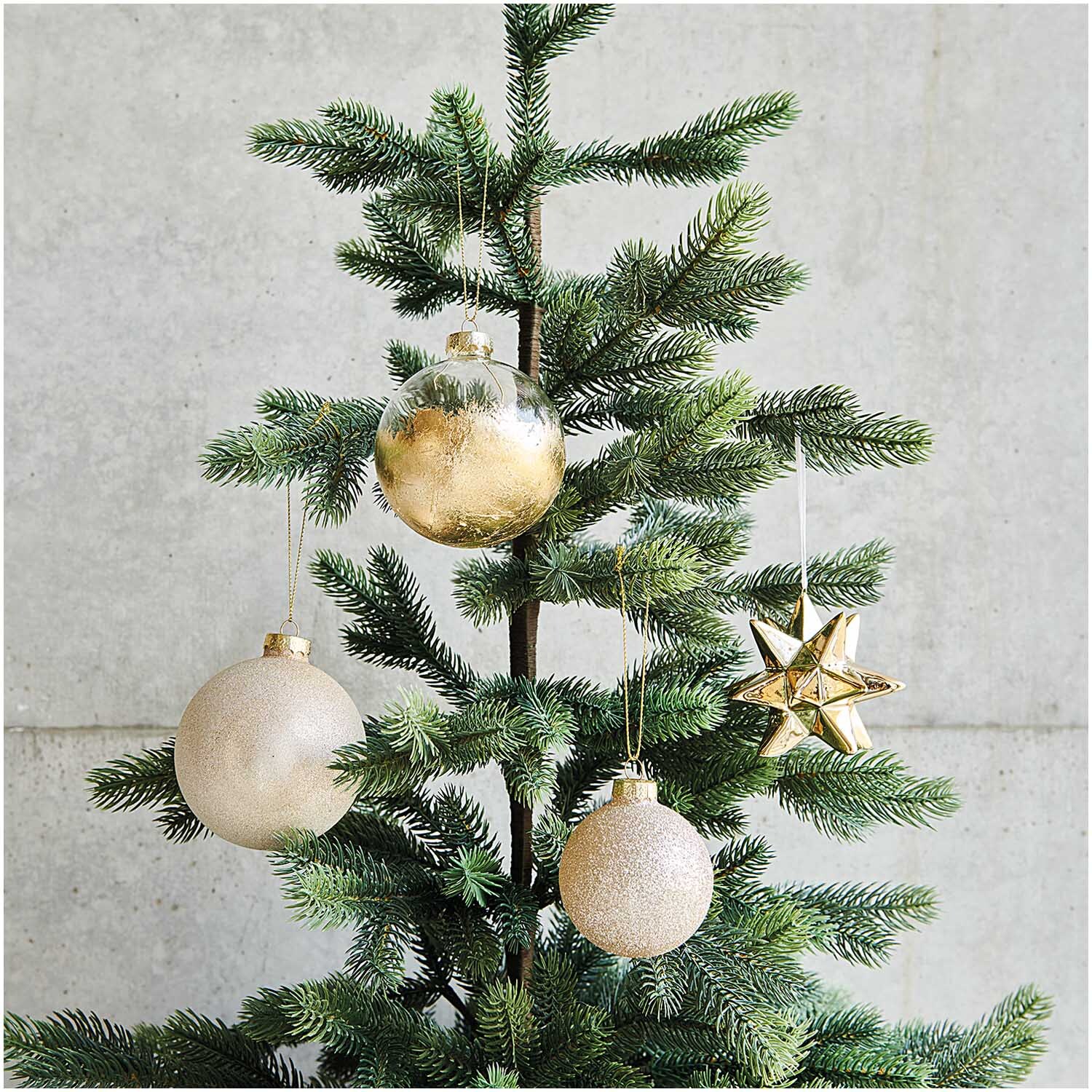 Glaskugel Baumschmuck mit Blattgold-Design 8cm von Rico Design