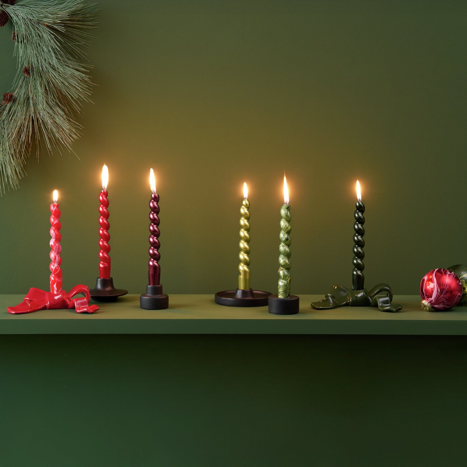 Spiralkerze marmoriert 2,4x18,5cm Farbe Rot/Weiß von Rico Design