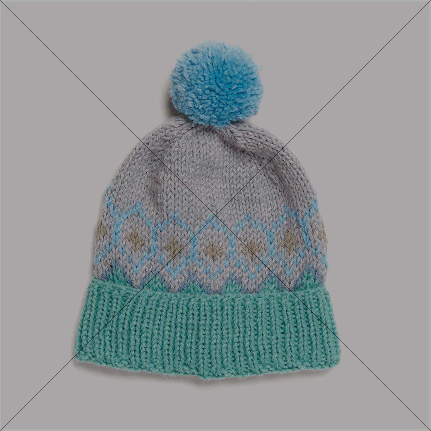 Gestrickte Babymütze Grün-Grau gemustert: Modell 01 aus dem Heft Rico Baby 038