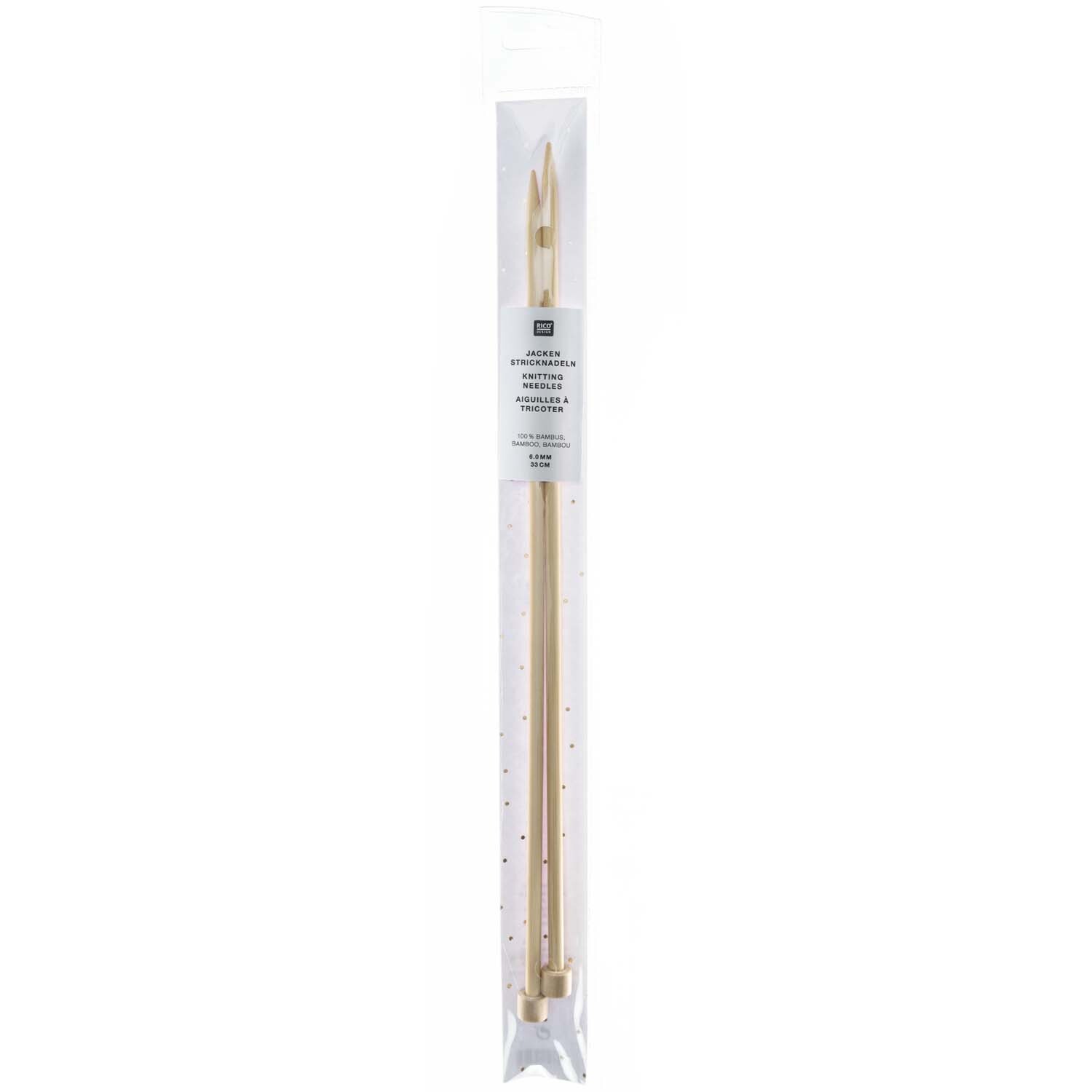 Jackenstricknadeln 33cm Bambus von Rico Design in Verpackung, ideal für Strickprojekte.