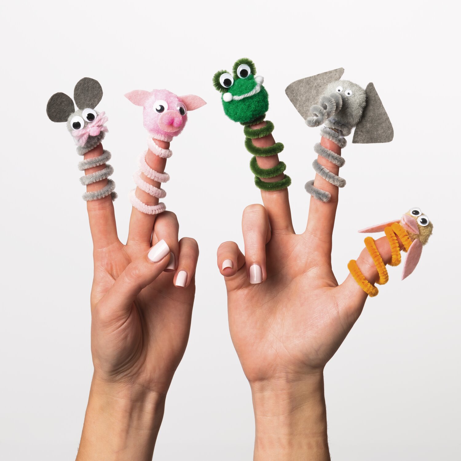 DIY-Bastelset Tiere: Mehrfarbige Fingerpuppen aus Filz und Pfeifenreinigern, ca. 100-teilig.