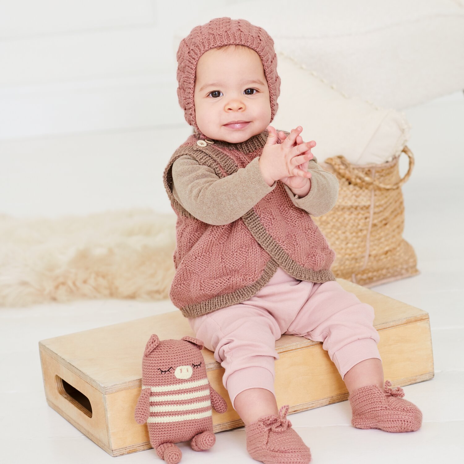 Strickset Weste Modell 07 aus Baby 044 von Rico Design