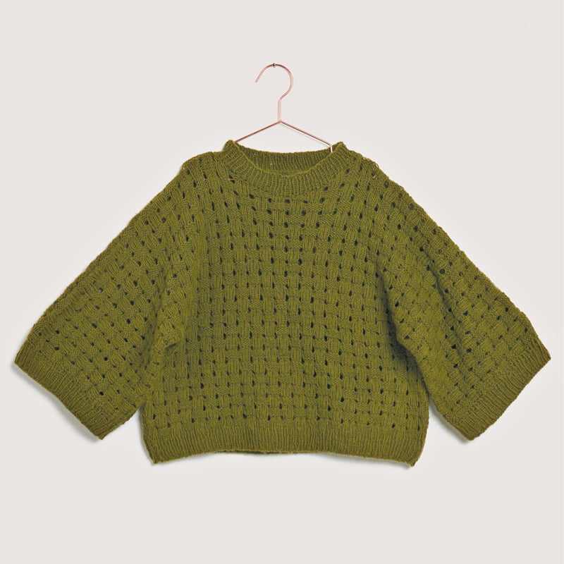 Gestrickter Pullover in Oliv: Modell 24 aus dem Heft Made by Me No. 22