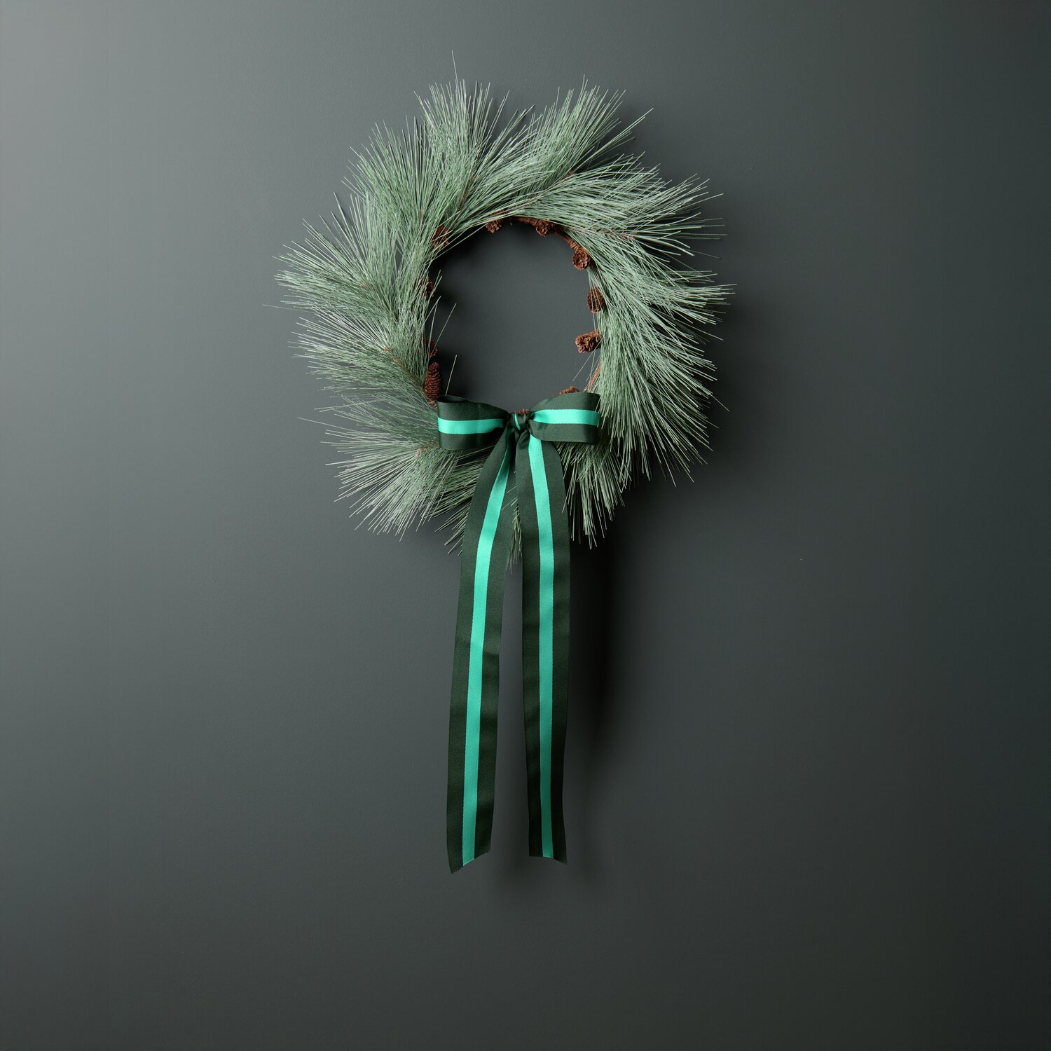 Kieferkranz mit echten Zapfen Ø50x8cm von Rico Design