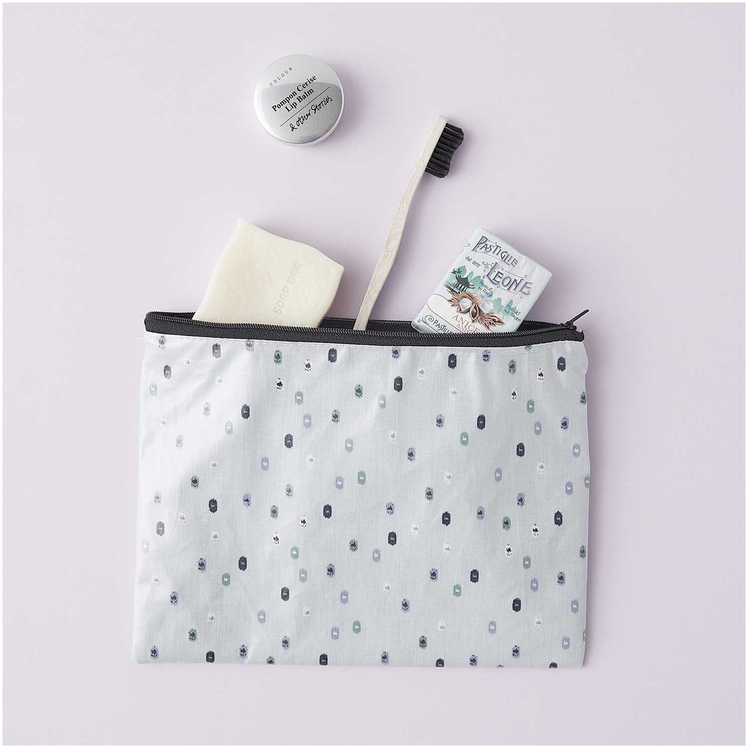 Pouch Travel the World hellblau 17x23cm Pouch Travel the World hellblau 17x23cm