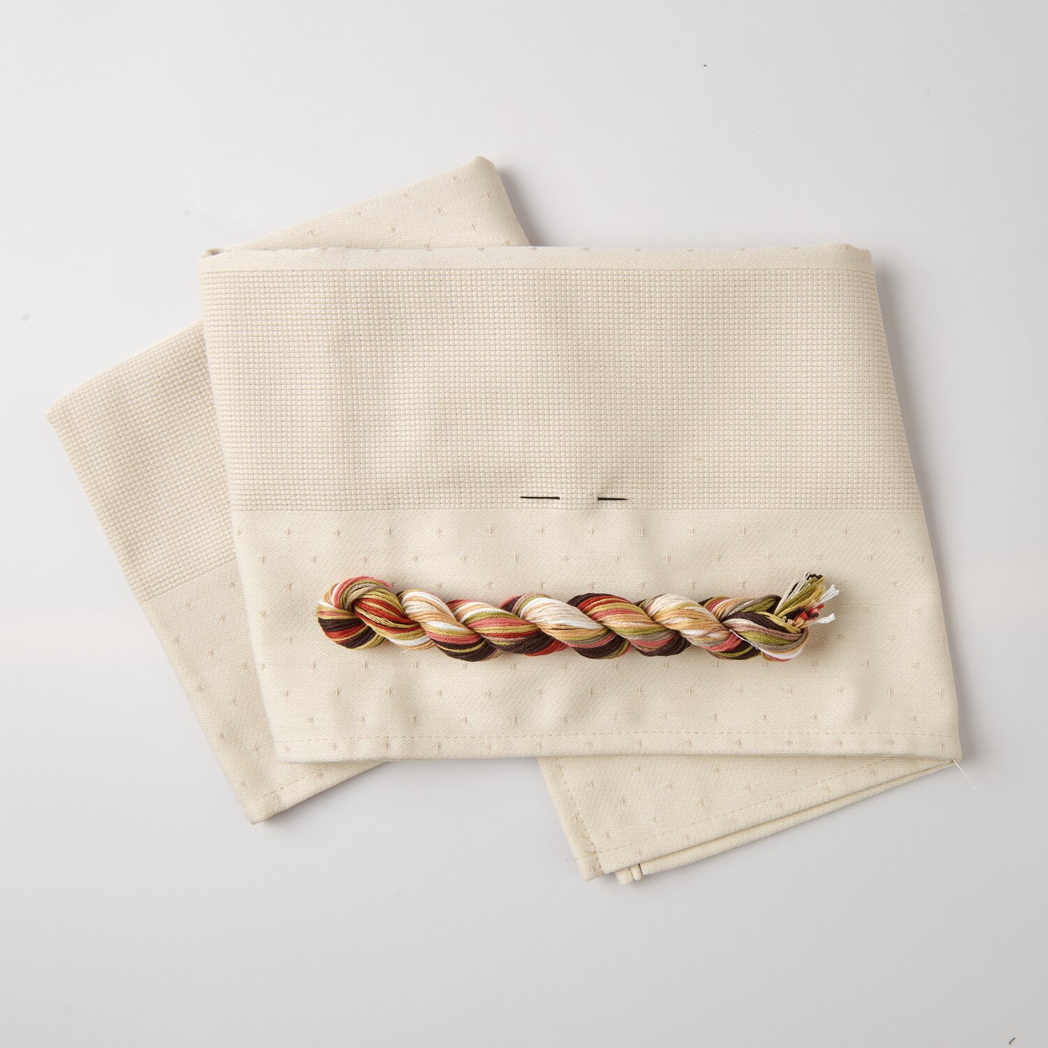 Stickpackung Gezählter Kreuzstich Tischband Blumen und Gräser von Rico Design