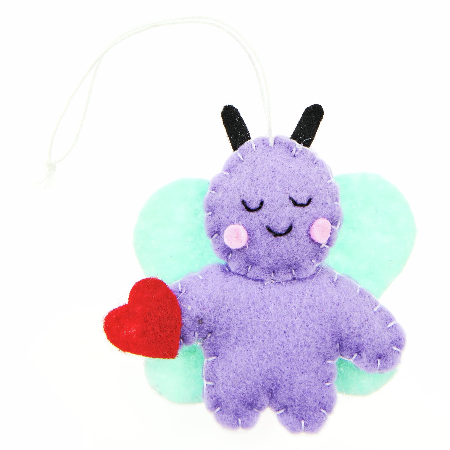 Aufhänger Filz-Schmetterling 2D Lila: Niedlicher lila Schmetterling aus Filz mit rotem Herz und mintgrünen Flügeln.